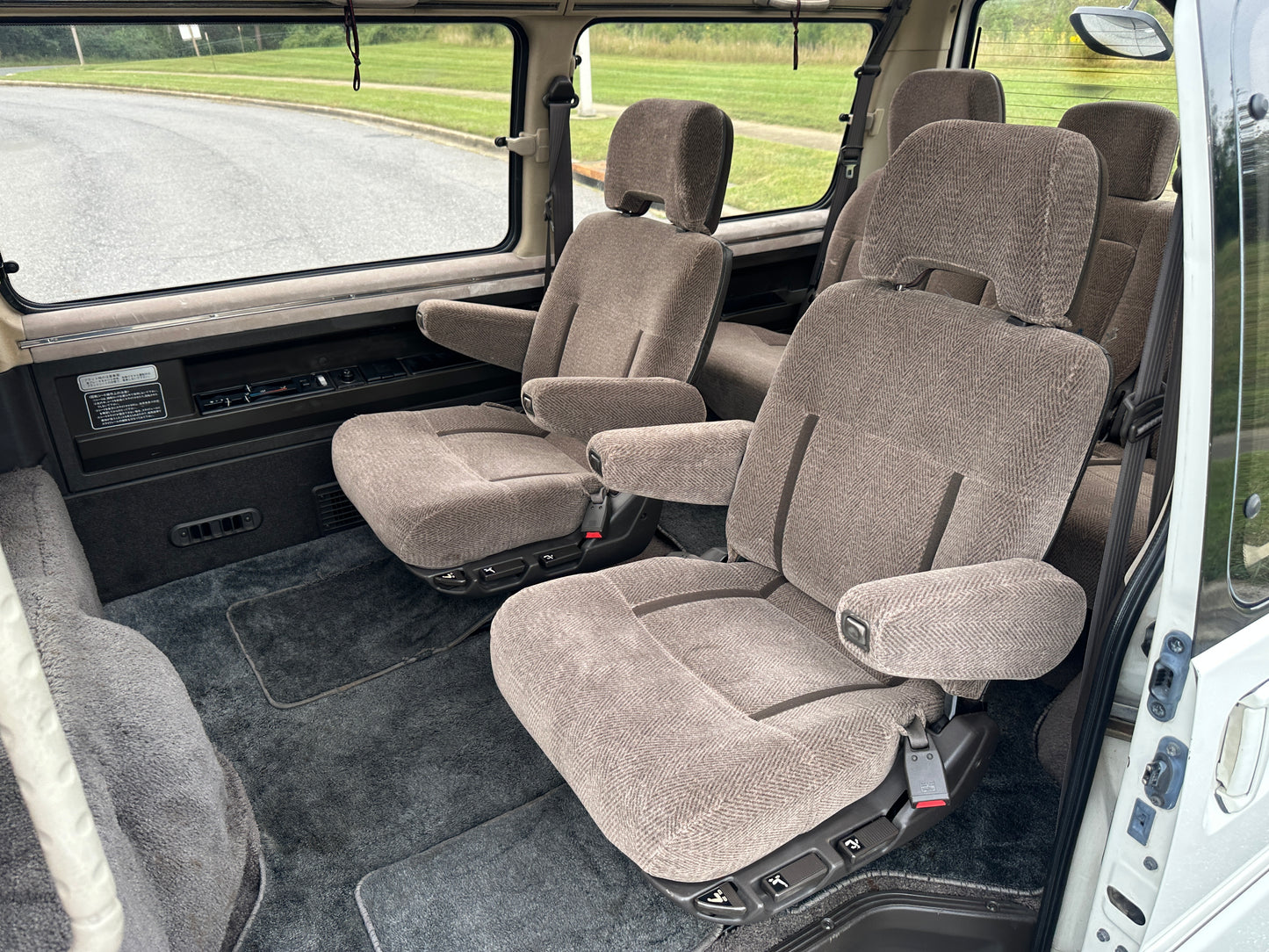 1991 MITSUBISHI DELICA STAR WAGON 4WD SUPER EXCEED - TURBO DIESEL - 60k Miles — LOT#654