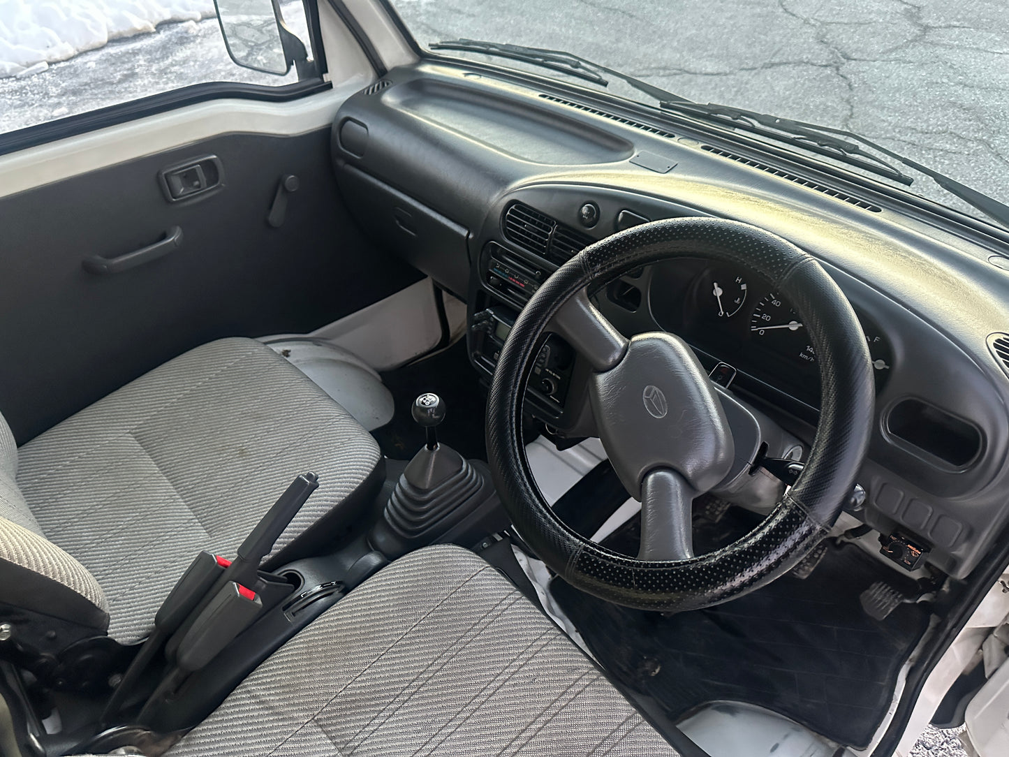 1997 DAIHATSU HIJET SUPER JUMBO 4WD - A/C - EXTENDED CAB WITH HIGH ROOF — LOT#692