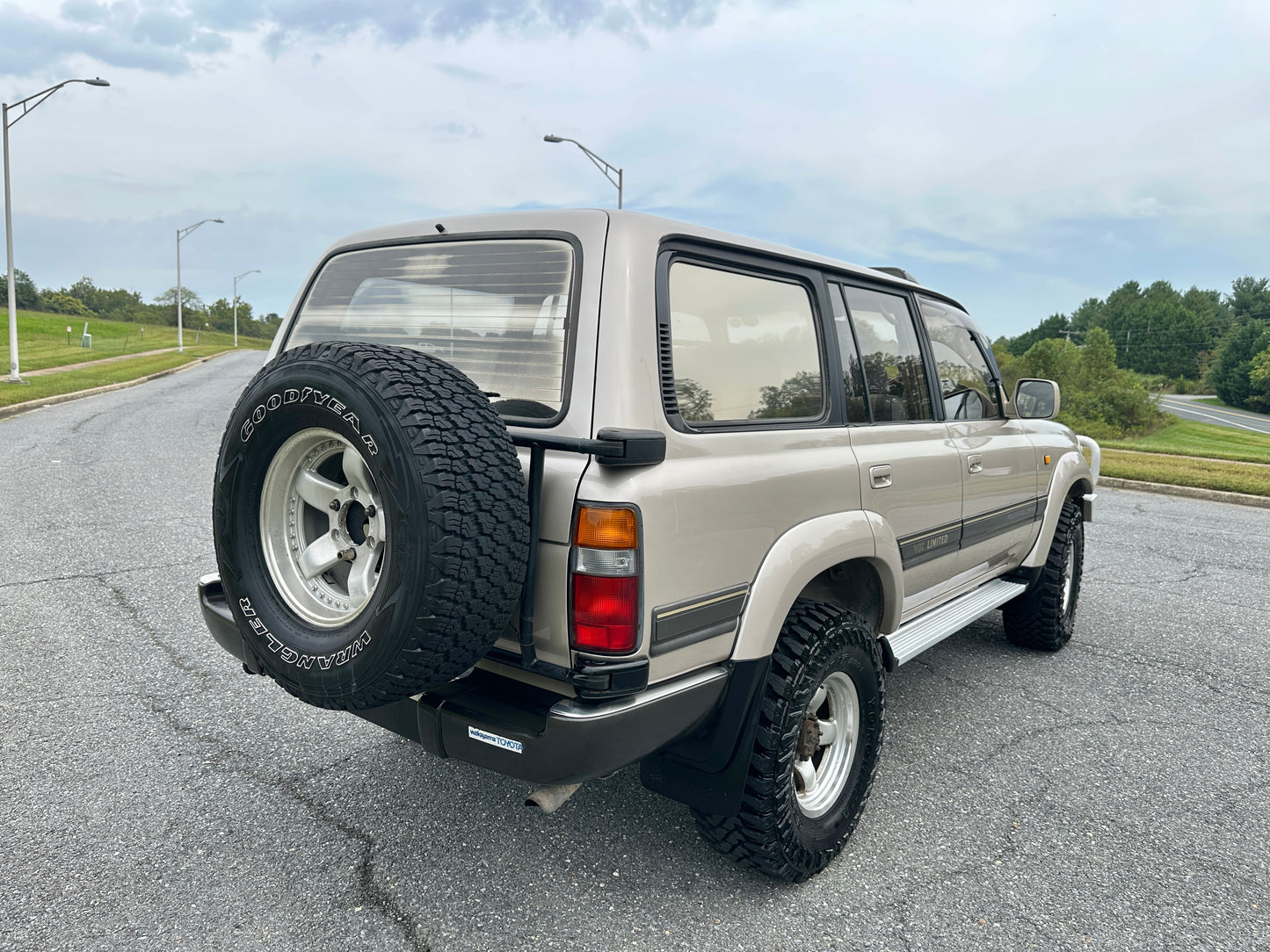 1992 Toyota Land Cruiser HDJ81 VX Limited - 4WD - TURBO DIESEL — LOT#657