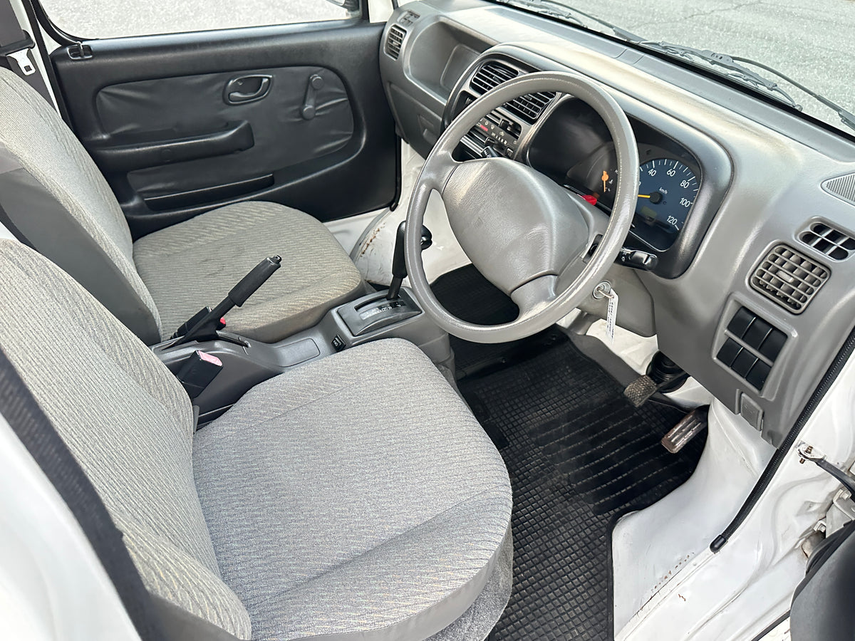 “UNICORN” 1999 SUZUKI CARRY TURBO 4WD - AUTOMATIC TRANSMISSION - A/C - 19k MILES — LOT#997