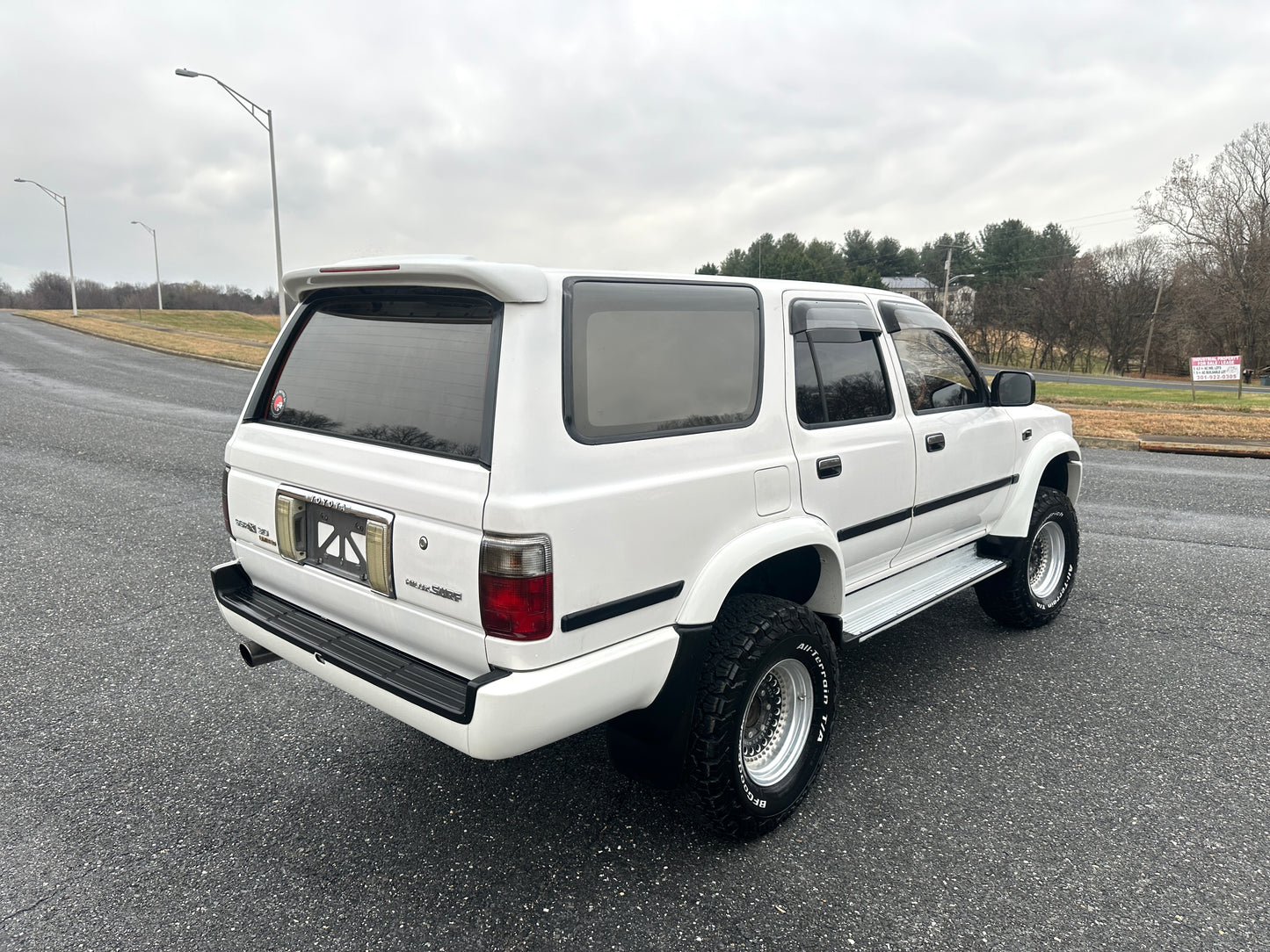 1995 TOYOTA HILUX SURF SSR-X LIMITED - 4WD - TURBO DIESEL — LOT#703