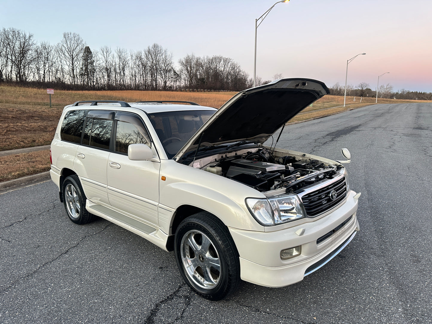 2000 TOYOTA LAND CRUISER VX LIMITED 4WD - “V8” GASOLINE - 82,661 MILES — LOT#724