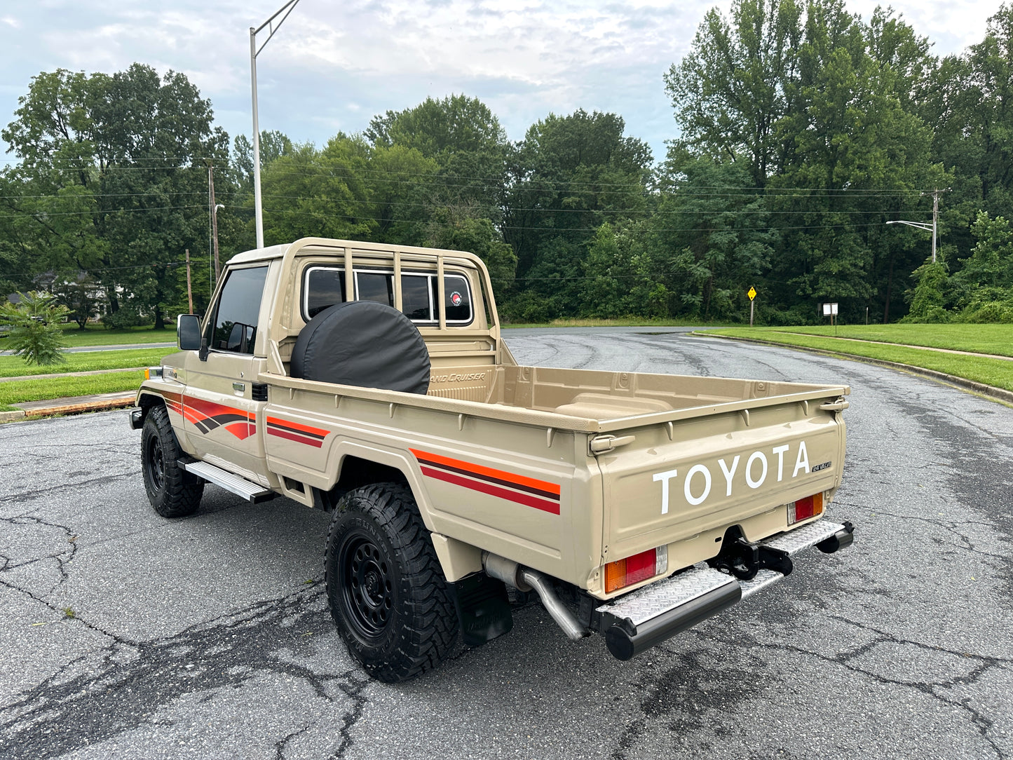 1999 TOYOTA LAND CRUISER FZJ75 PICKUP 4WD - GCC SPEC - LEFT HAND DRIVE - 5 SPEED MANUAL — LOT#857