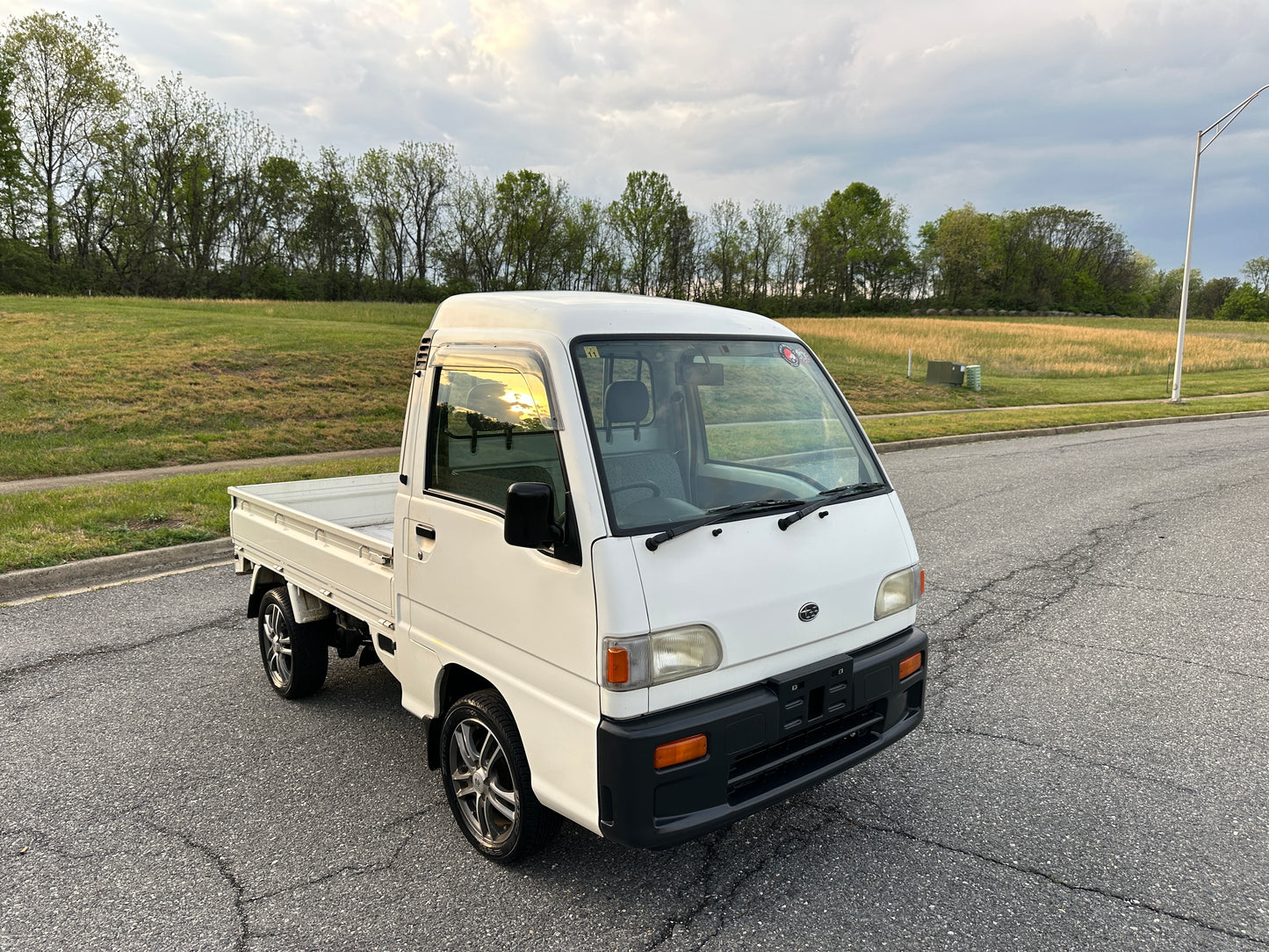 1998 SUBARU SAMBAR SUPER DELUXE - HIGH ROOF - 4WD - 5 SPEED - LOT#865