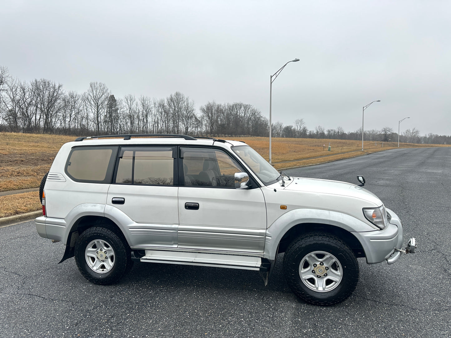 1999 Toyota Land Cruiser Prado TX Limited 4WD - 4 Cylinder Gasoline — LOT#686