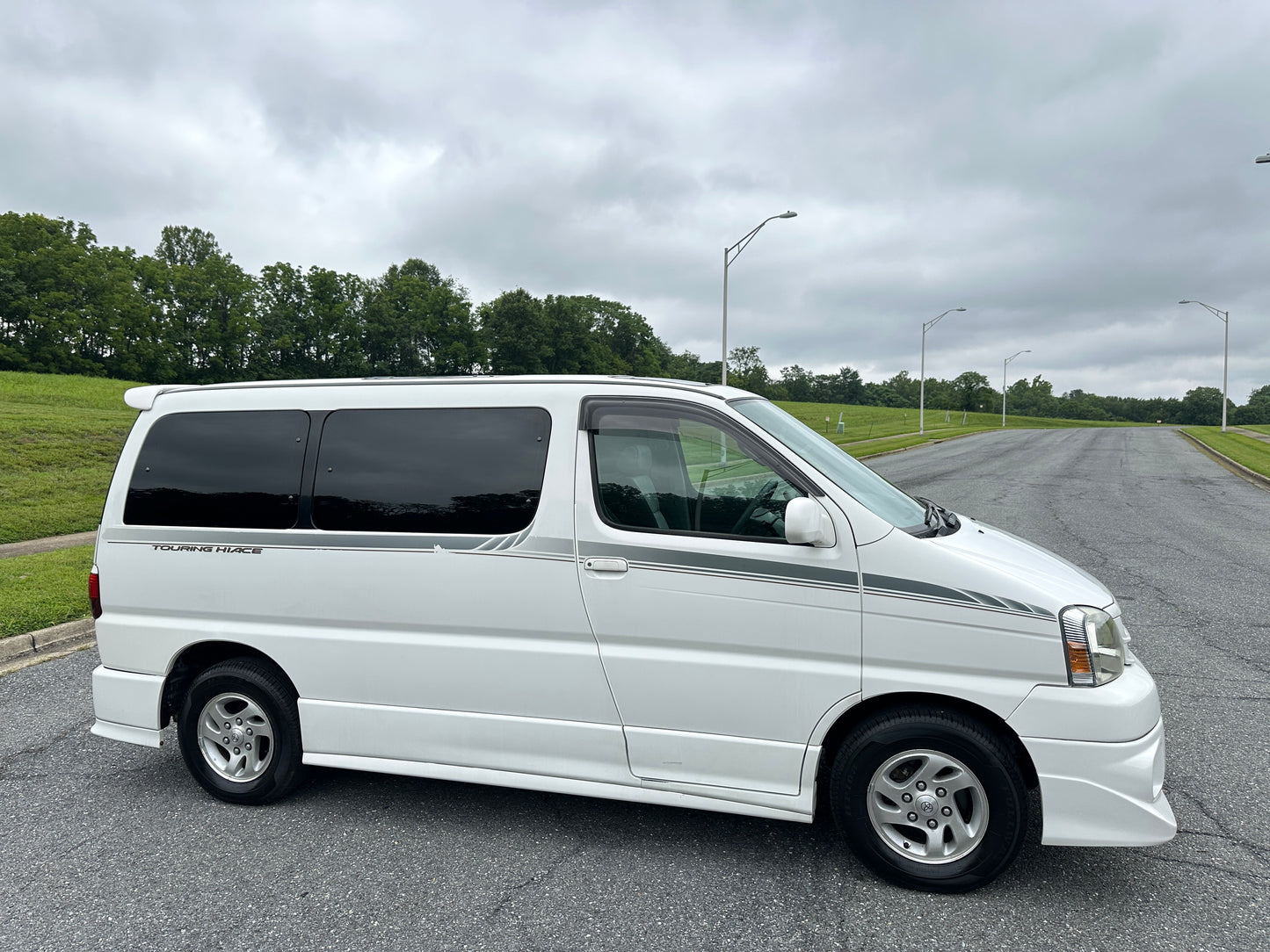 2000 TOYOTA TOURING HIACE - GASOLINE - 47,239 MILES — LOT#765