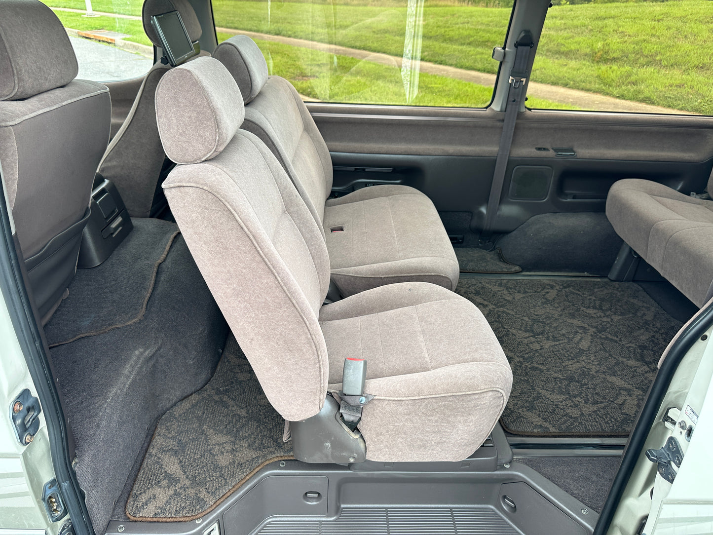 1999 TOYOTA HIACE SUPER CUSTOM LIVING SALOON EX 4WD - INTERCOOLED TURBO DIESEL — LOT#909