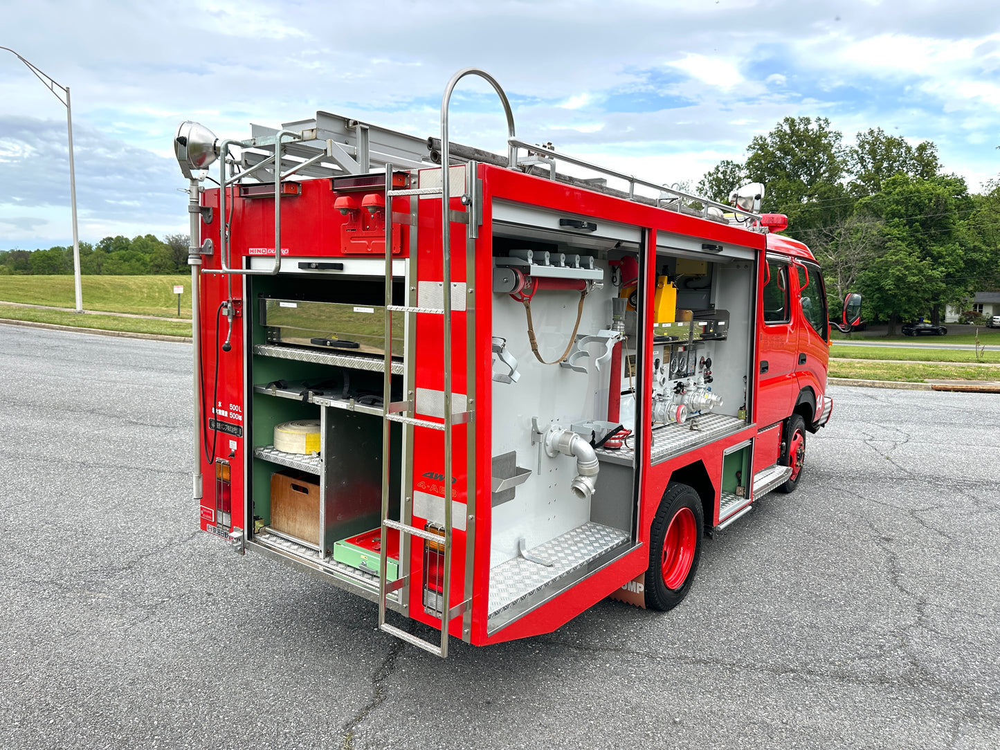 2000 HINO DUTRO 4WD JAPANESE FIRE TRUCK - 4WD - DIESEL - 5,829 MILES - A/C - FULLY FUNCTIONAL — LOT#856