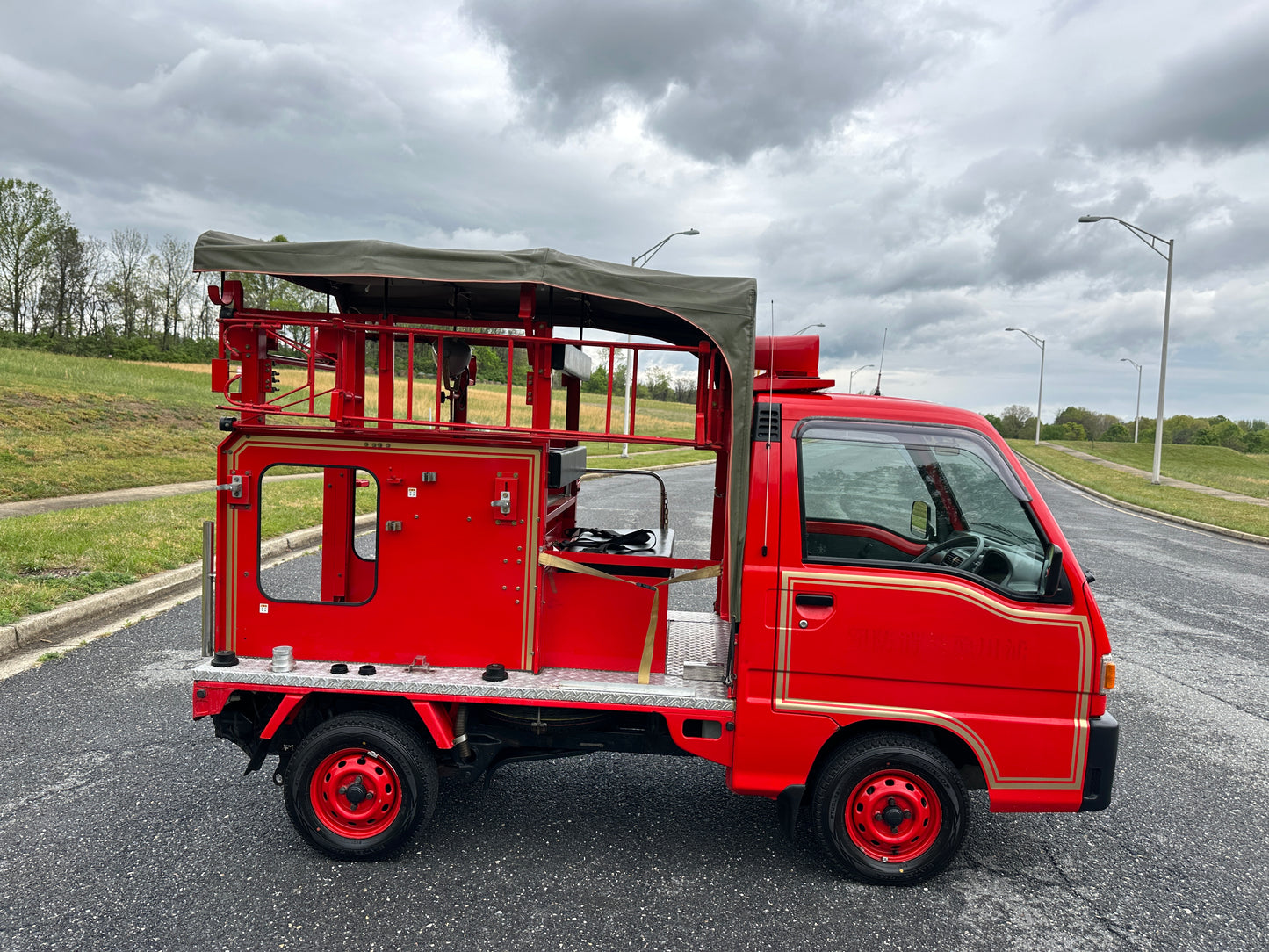 1998 SUBARU SAMBAR FIRE TRUCK 4WD V-KS4 - 10,525 MILES - WORKING SIREN, EMERGENCY LIGHTS & PA SYSTEM — LOT#884
