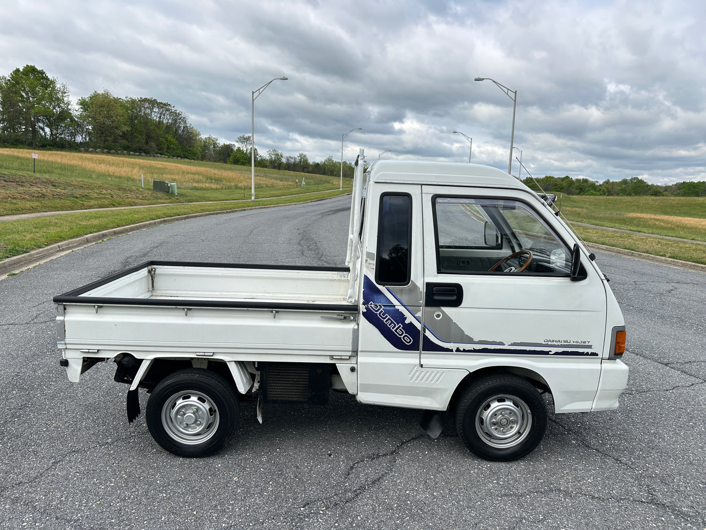 FULLY SERVICED - 1993 DAIHATSU HIJET JUMBO CUSTOM 4WD - AIR CONDITIONING — LOT#707