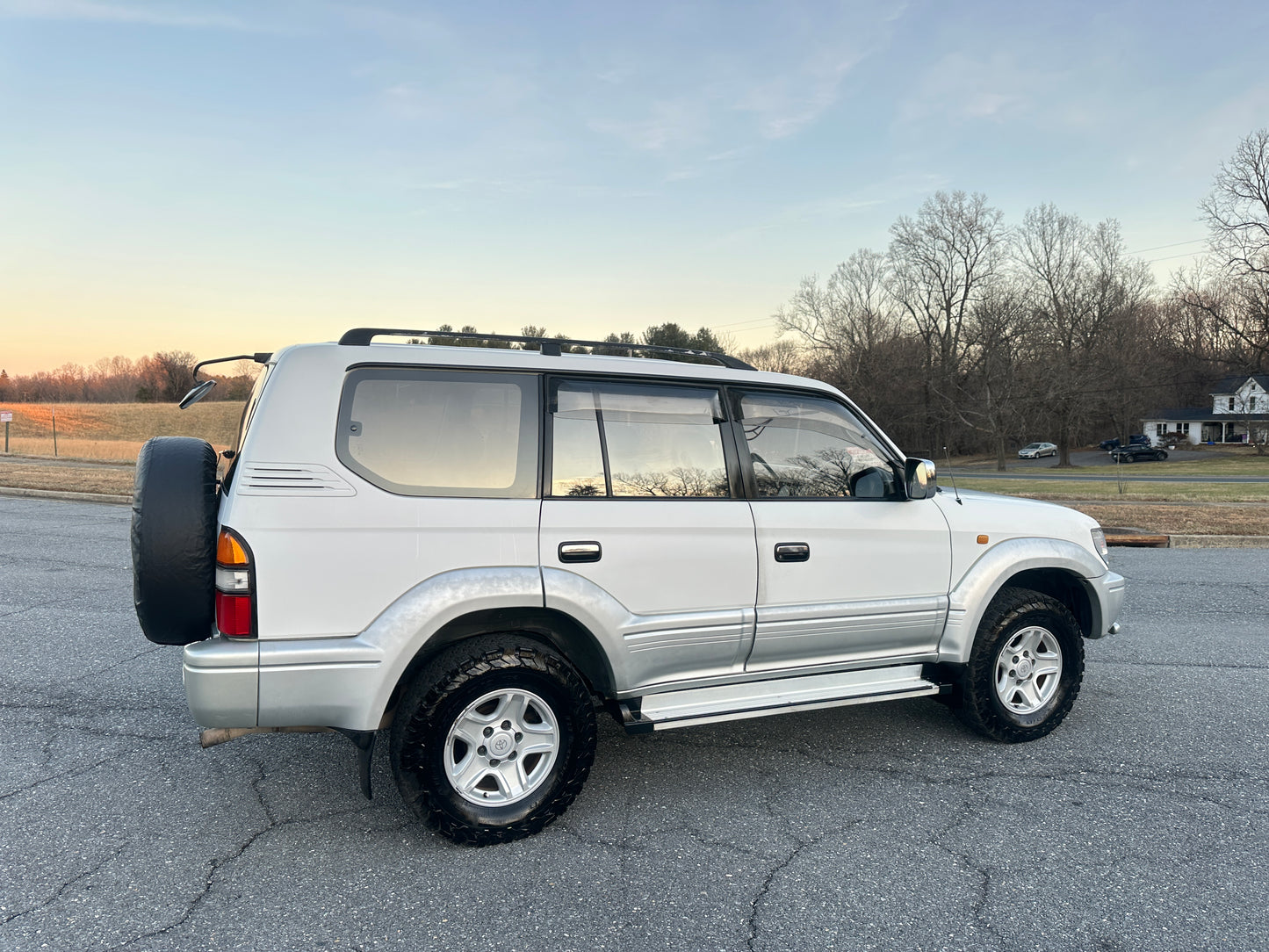 1999 Toyota Land Cruiser Prado TX Limited 4WD - 4 Cylinder Gasoline — LOT#688