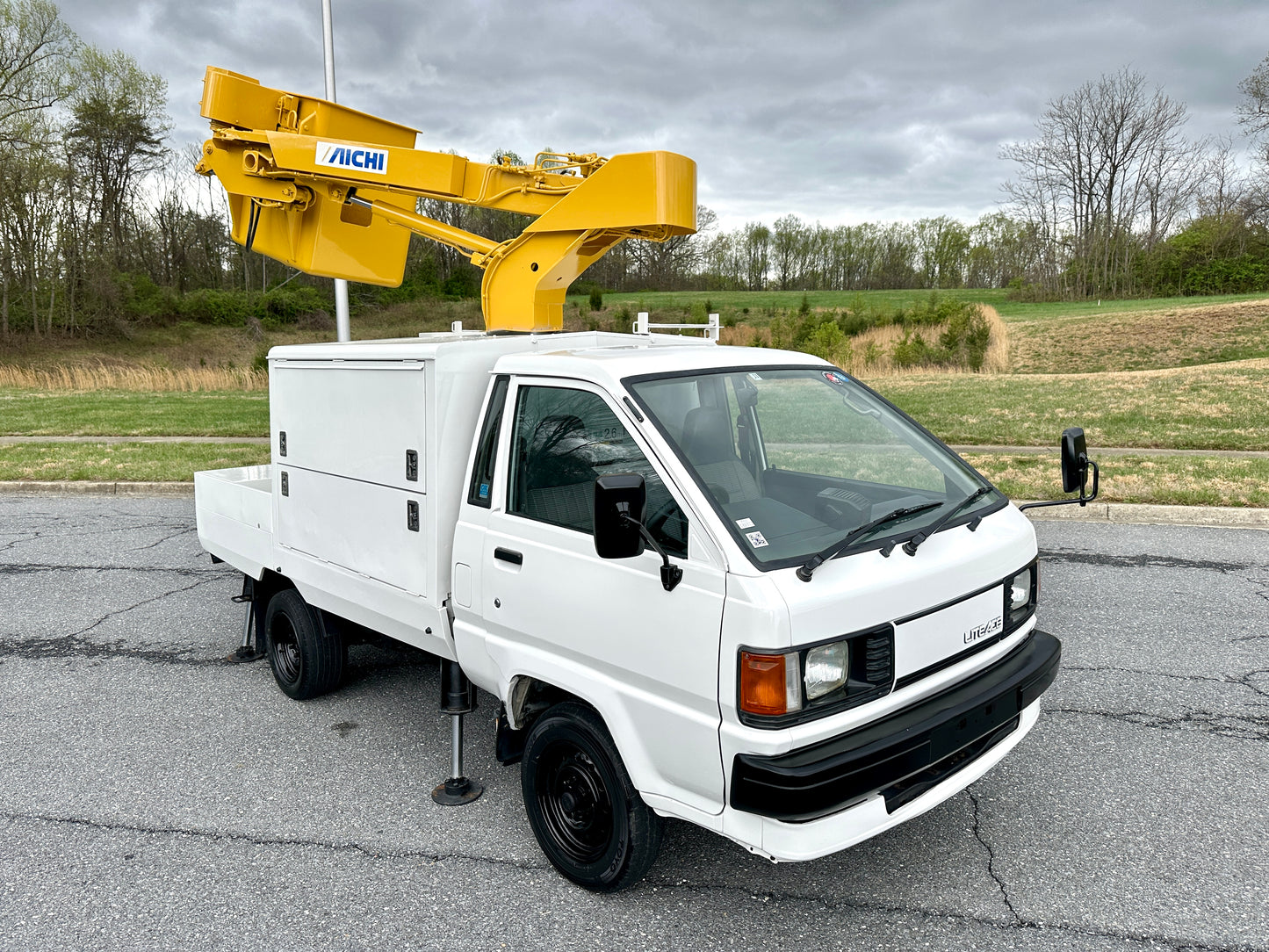 1997 TOYOTA LITEACE AICHI BUCKET TRUCK CM55