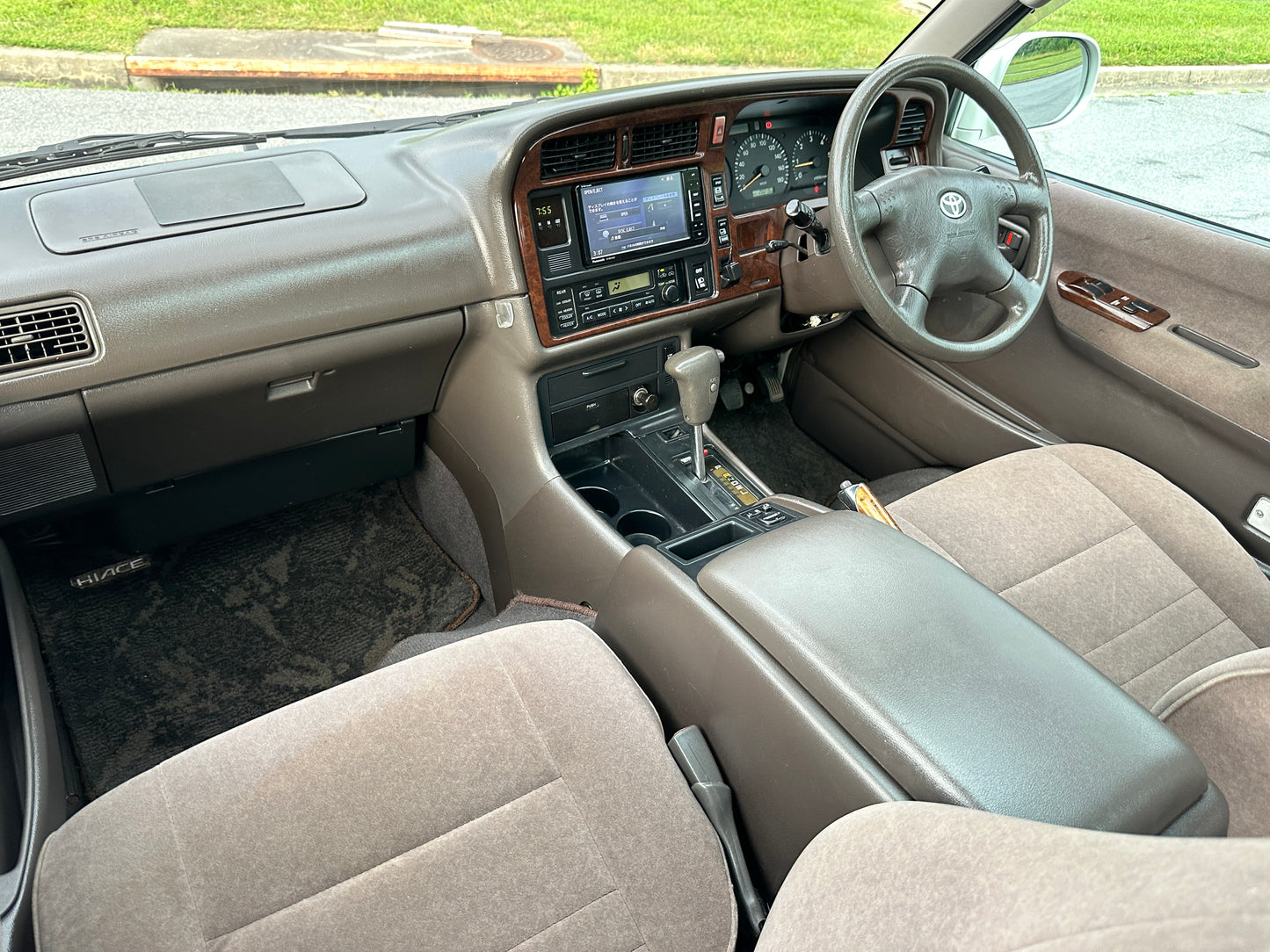 2000 TOYOTA HIACE SUPER CUSTOM LIVING SALOON EX 4WD — INTERCOOLER TURBO DIESEL