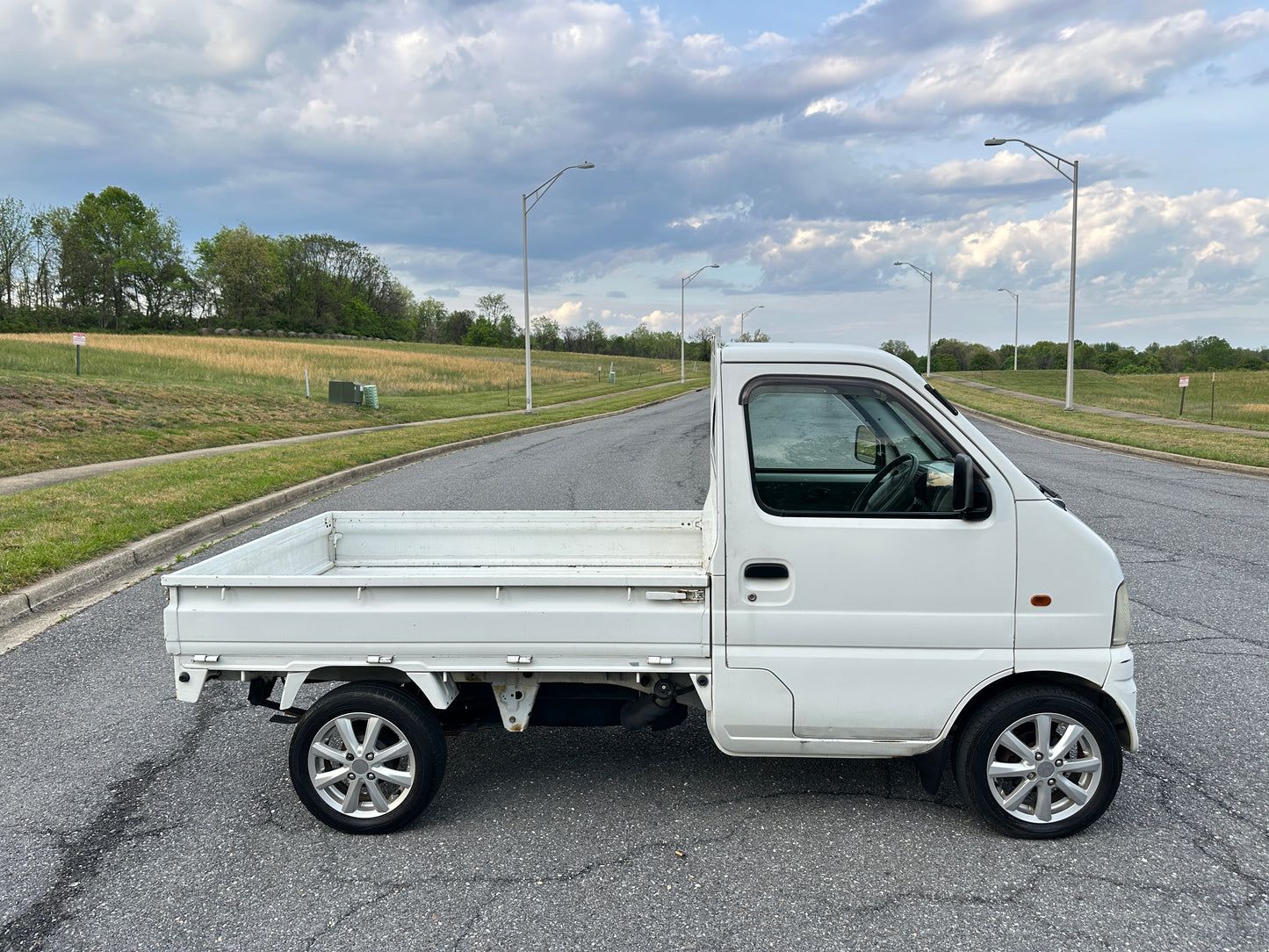 2001 SUZUKI CARRY -FUEL INJECTED- A/C — LOT#870