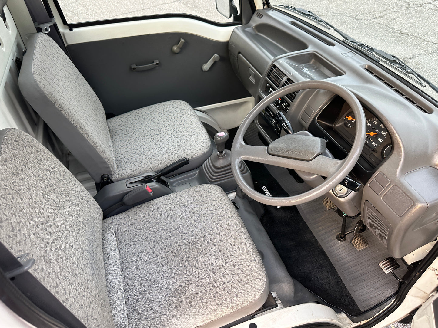1998 SUBARU SAMBAR SUPER DELUXE - HIGH ROOF - 4WD - 5 SPEED - LOT#865