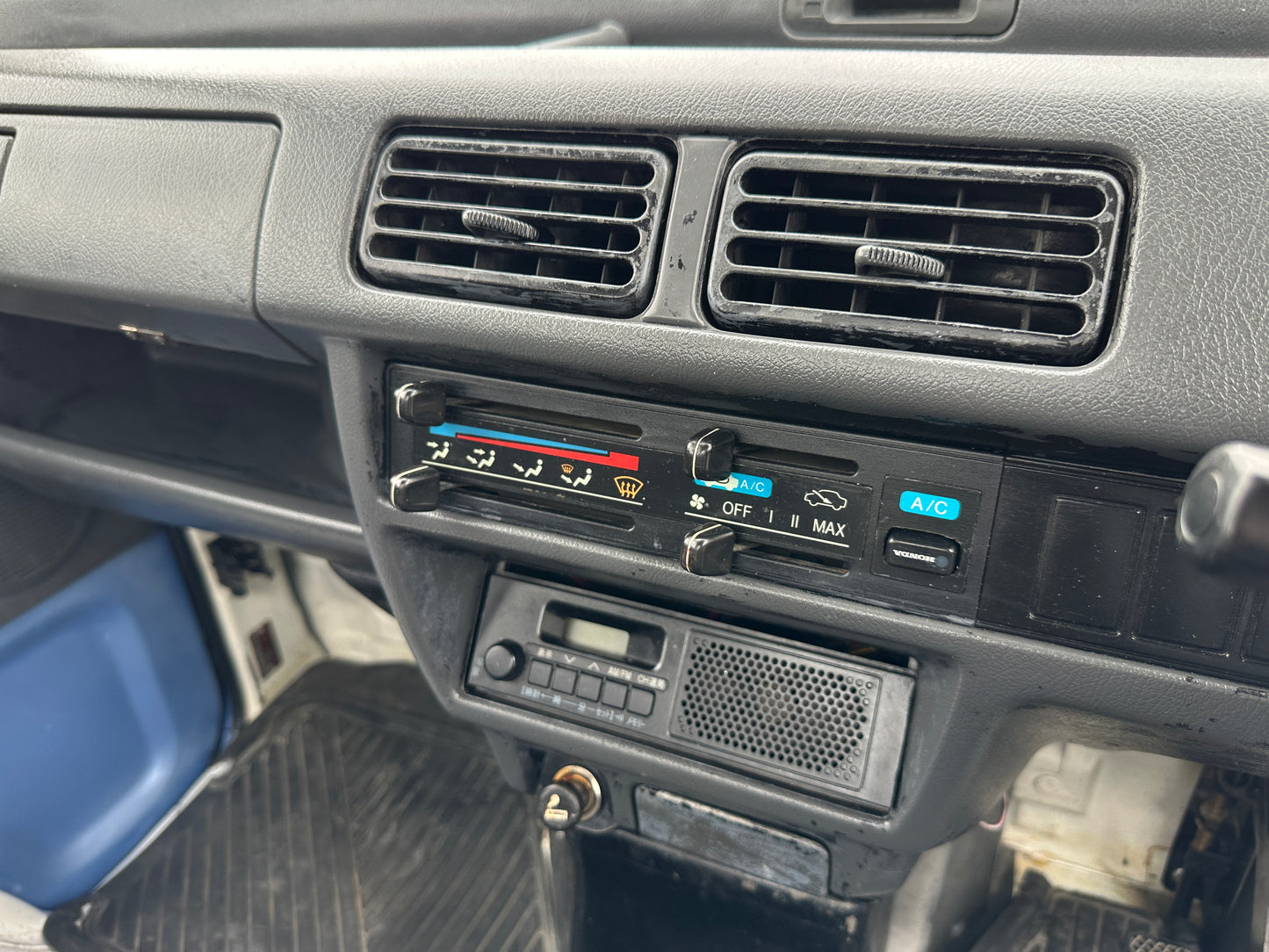 1994 HONDA ACTY DUMP 4WD - AIR CONDITIONING & CUSTOM PAINT — LOT#588