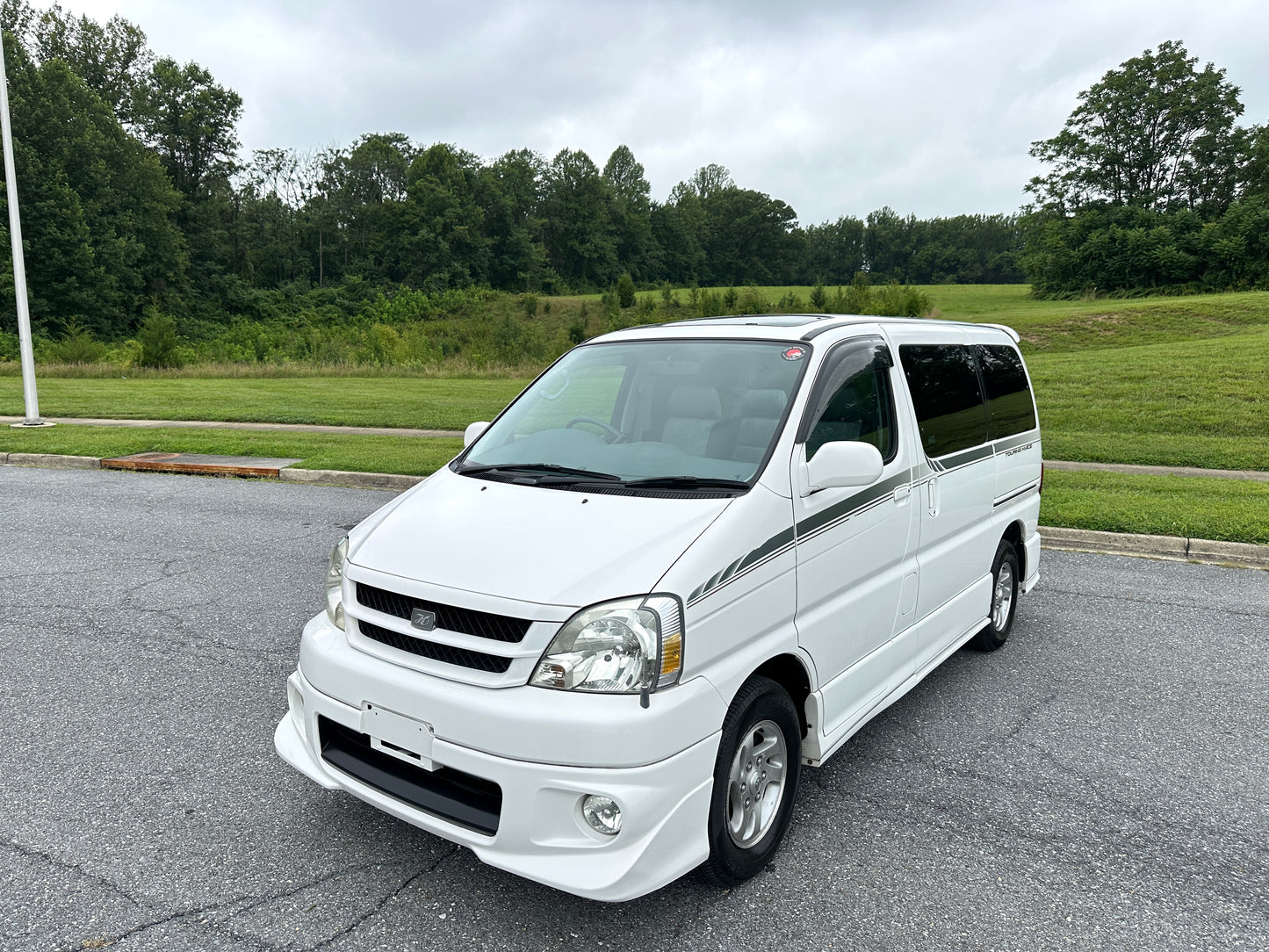 2000 TOYOTA TOURING HIACE - GASOLINE - 47,239 MILES — LOT#765