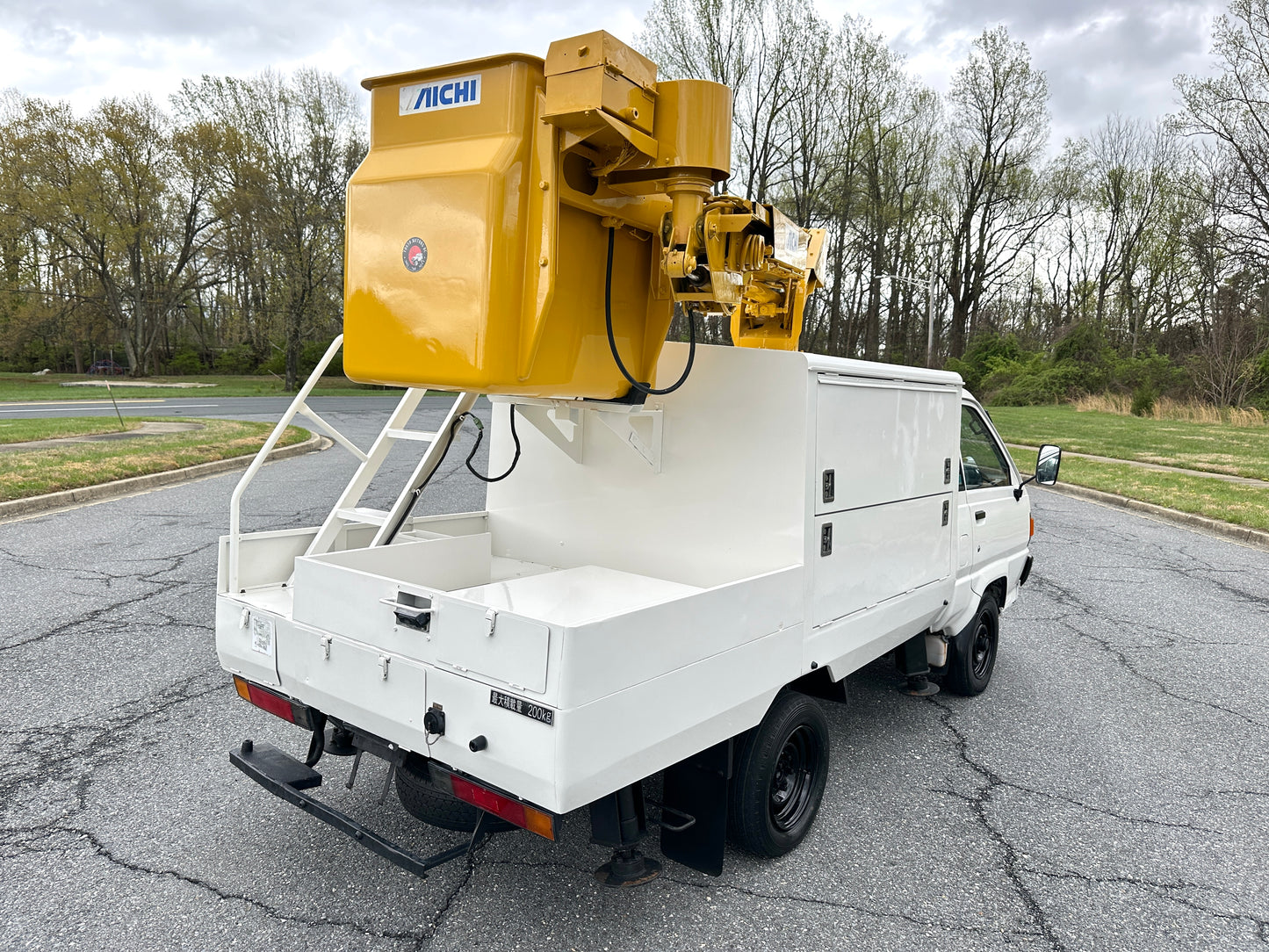 1997 TOYOTA LITEACE AICHI BUCKET TRUCK CM55