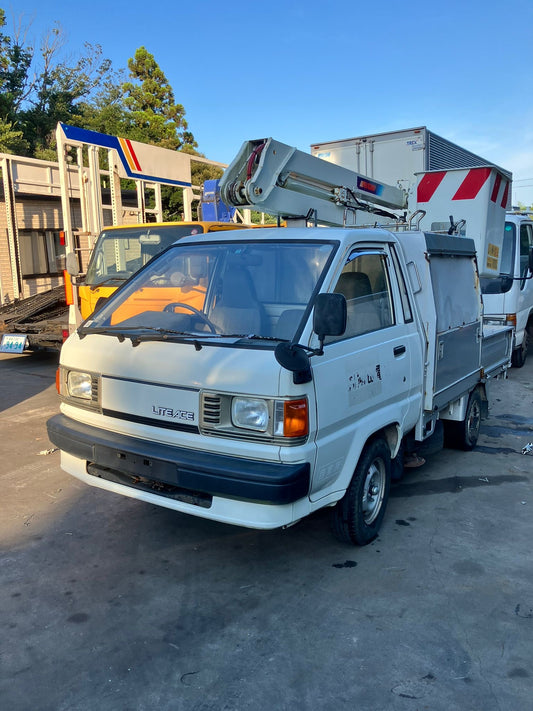 1991 TOYOTA LITEACE AICHI BUCKET TRUCK - DIESEL — 3,530 Miles