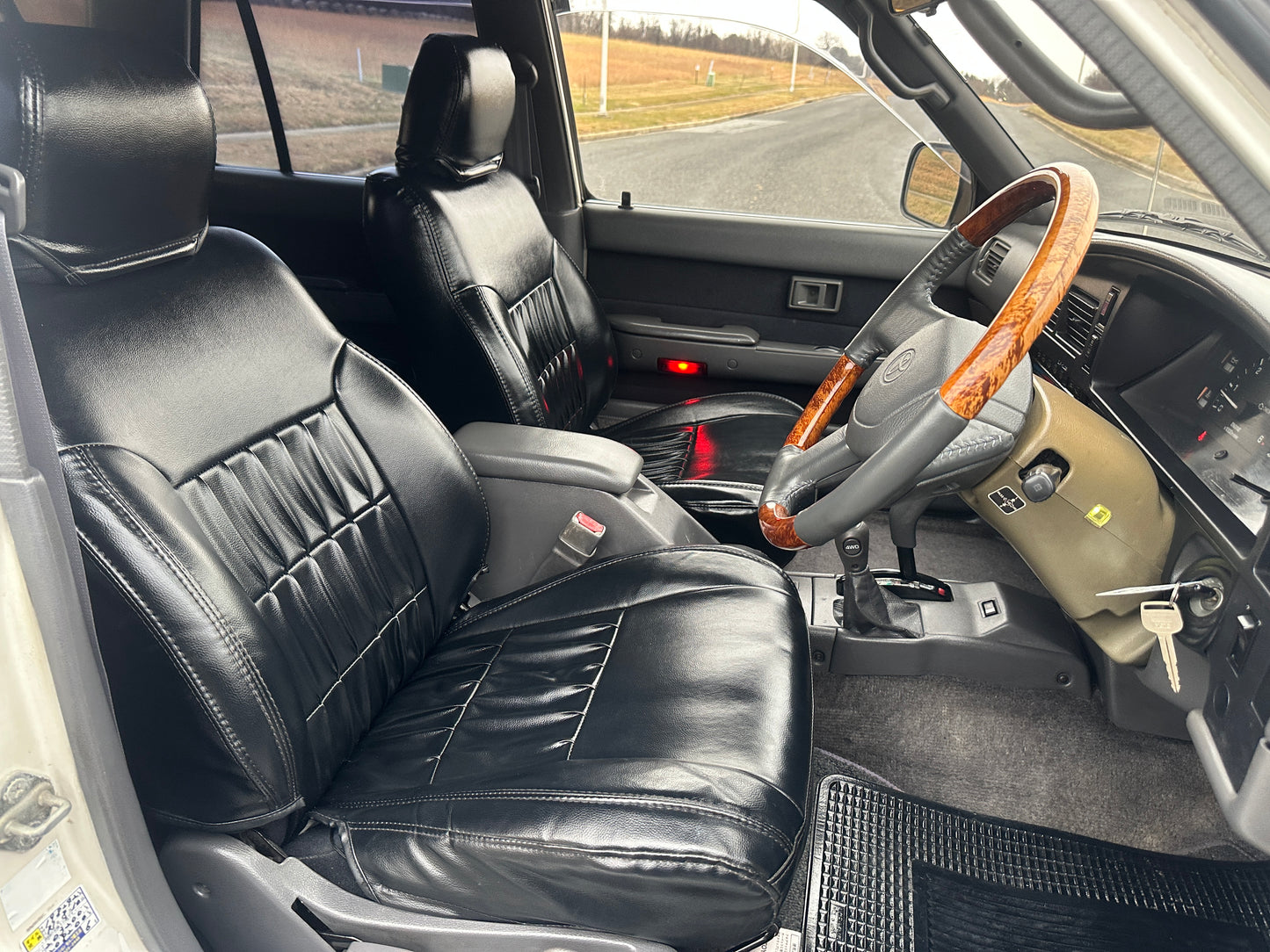 1995 TOYOTA HILUX SURF SSR-X LIMITED - 4WD - TURBO DIESEL — LOT#703