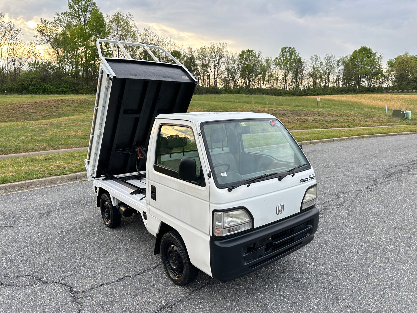 1997 HONDA ACTY SDX DUMP V-HA4  - 4WD - 5 SPEED - LOT#810