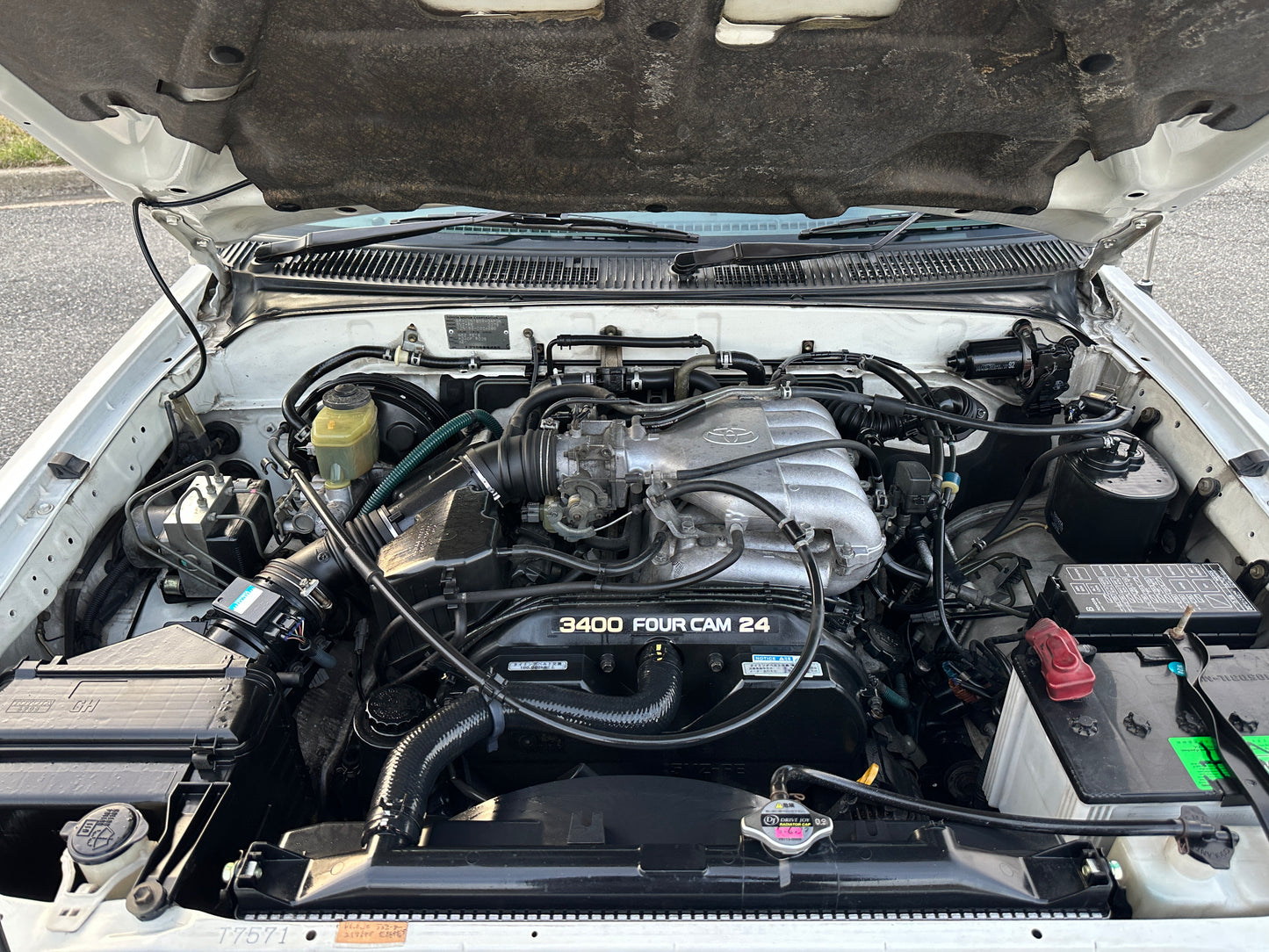 1998 TOYOTA HILUX SURF SSR-G 4x4 - “V6” Gasoline — LOT#851