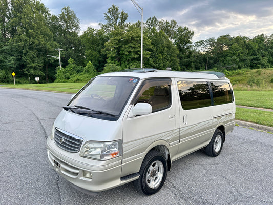 1999 TOYOTA HIACE SUPER CUSTOM LIVING SALOON EX 4WD — INTERCOOLER TURBO DIESEL — LOT#593