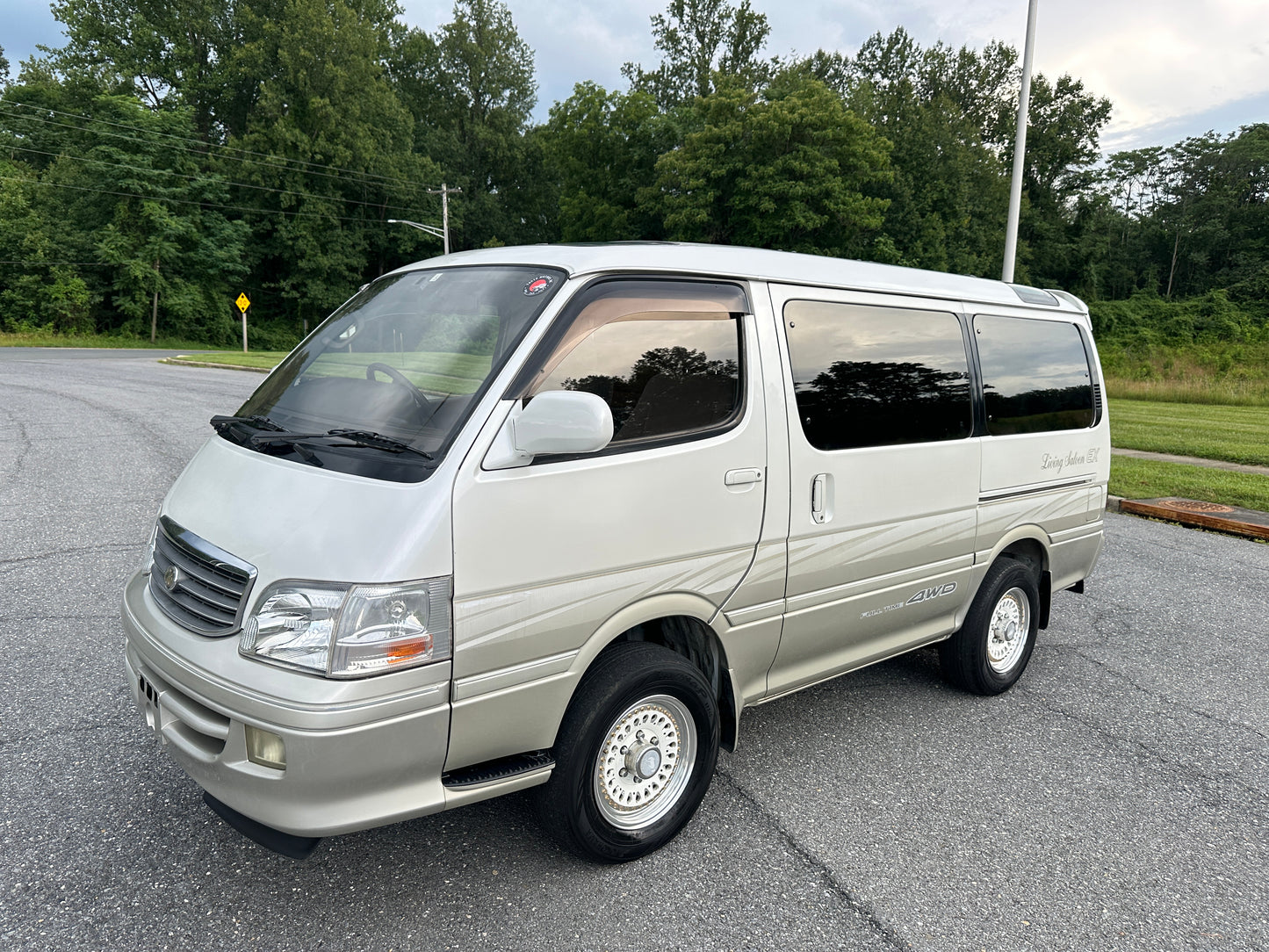 2000 TOYOTA HIACE SUPER CUSTOM LIVING SALOON EX 4WD — INTERCOOLER TURBO DIESEL