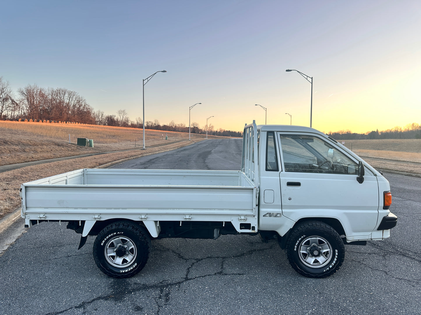 1996 TOYOTA LITEACE YM65 - 4WD - 10,931 Miles - LONG BED VERSION - AIR CONDITIONING — LOT#729