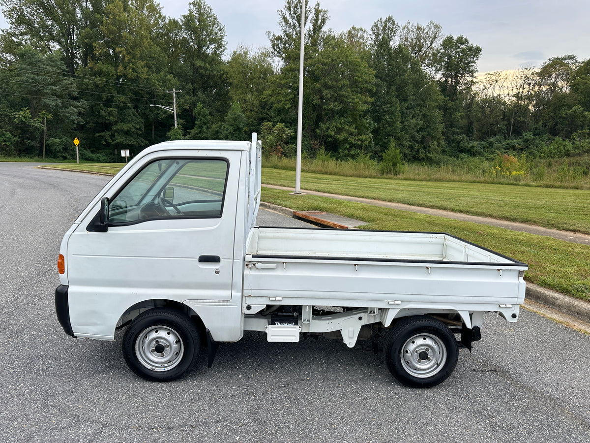 1998 SUZUKI CARRY 4WD - 5 SPEED - 38k MILES — LOT#809
