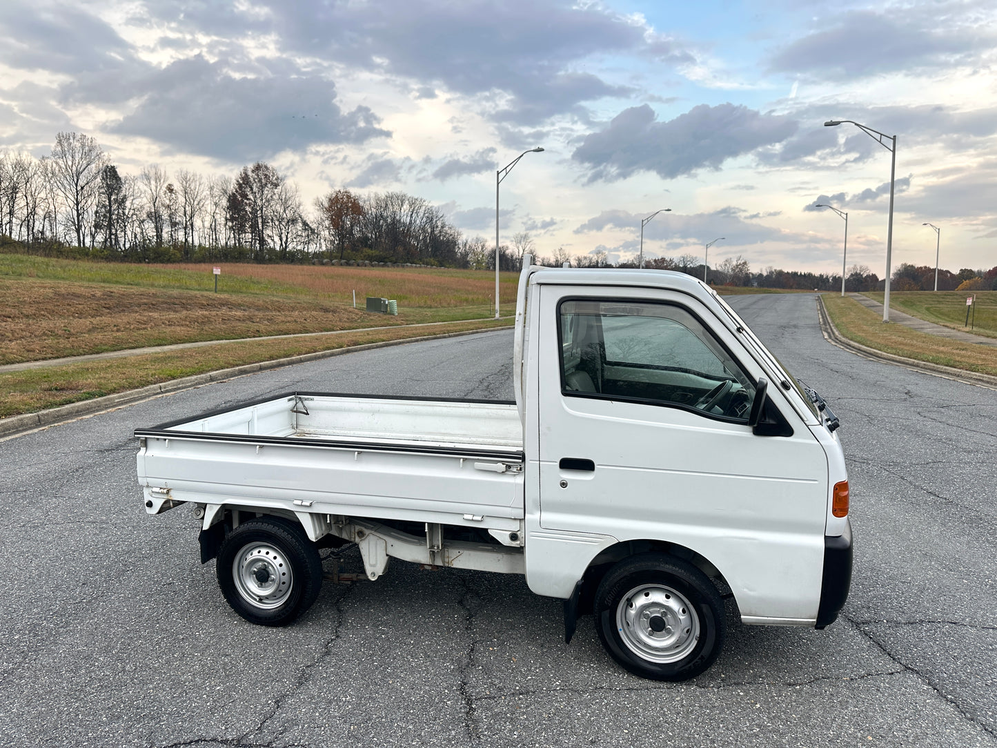 1997 SUZUKI CARRY - 4WD - AXLE LOCK - AIR CONDITIONING — LOT#672