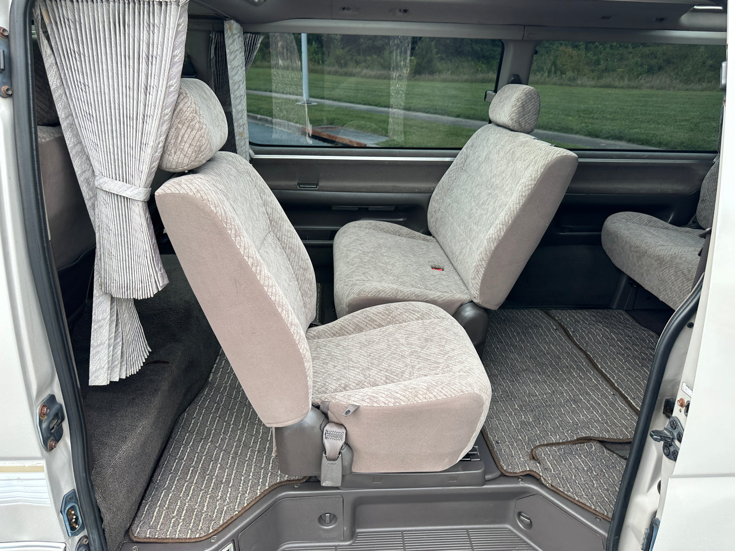1998 TOYOTA HIACE SUPER CUSTOM G KZH106 4WD - TURBO DIESEL — LOT#722