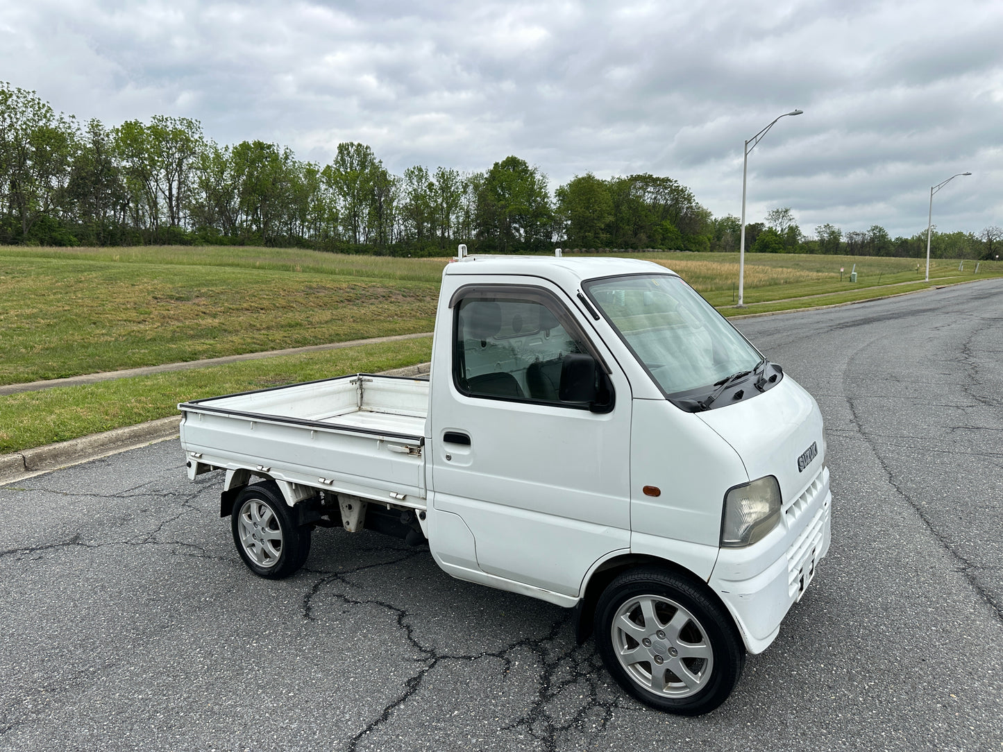 2001 SUZUKI CARRY -4WD -FUEL INJECTED -2 SPEED TRANSFERCASE -A/C — LOT#872