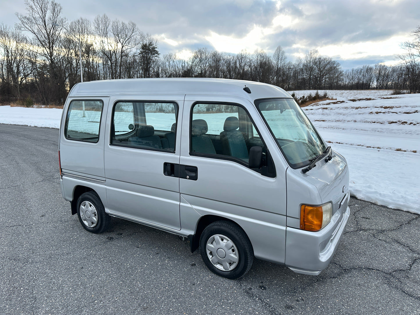 2000 SUBARU SAMBAR DIAS 4WD - 5 SPEED - FUEL INJECTION - AIRBAG — LOT#673