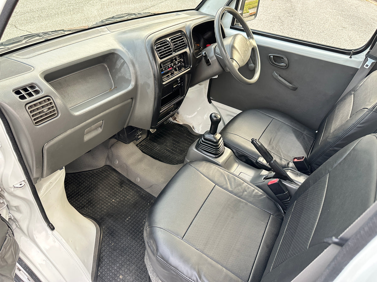 2000 SUZUKI CARRY - 4WD -FUEL INJECTED - 2 SPEED TRANSFER-CASE - A/C - ONLY 38k MILES — LOT#986