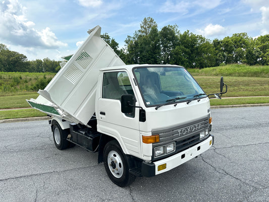 1993 TOYOTA DYNA 3-WAY DUMP TRUCK - 4WD - DIESEL— LOT#578