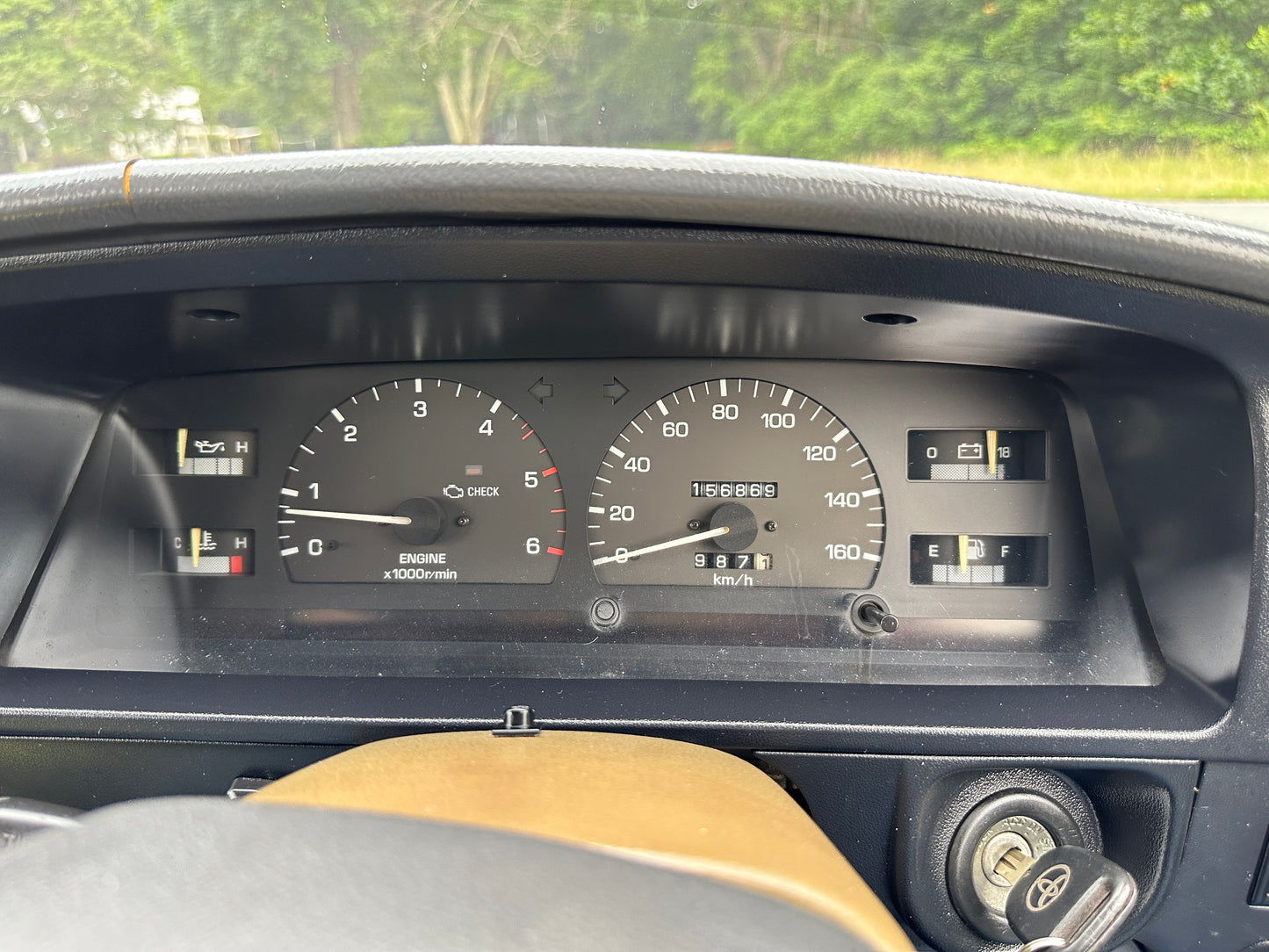 1995 TOYOTA HILUX SURF SSR-X - 4WD - TURBO DIESEL — LOT#576