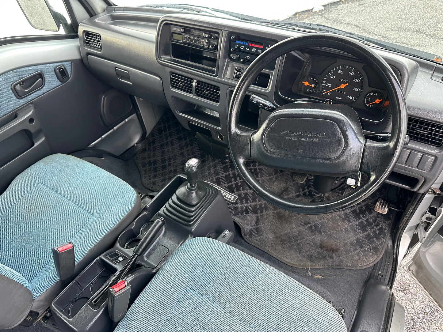 2000 SUBARU SAMBAR DIAS 4WD - 5 SPEED - FUEL INJECTION - AIRBAG — LOT#673