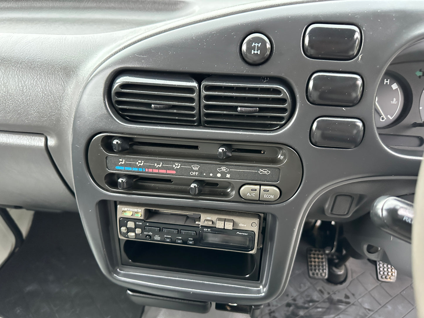 1998 DAIHATSU HIJET CARGO 4WD - A/C