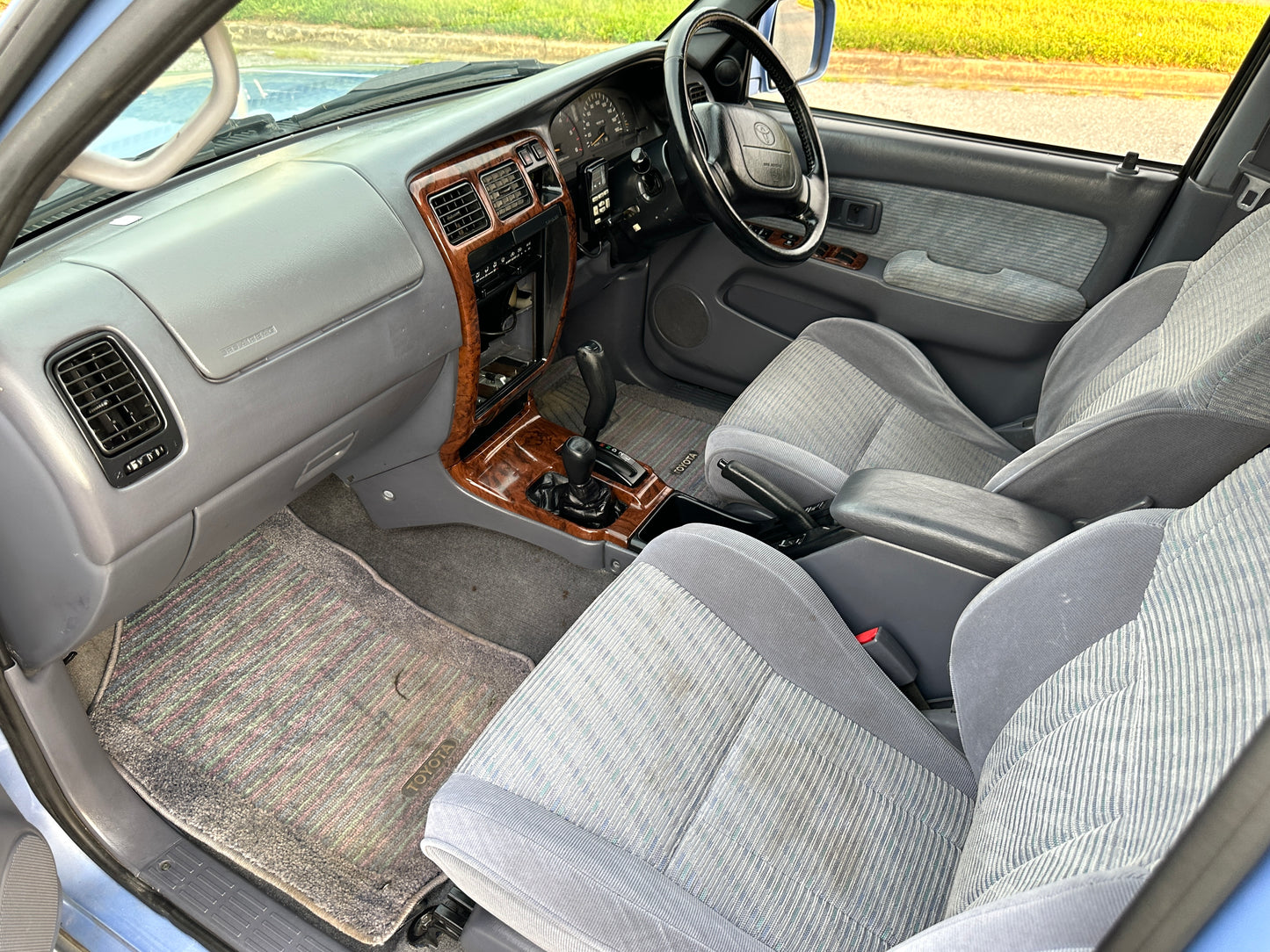 1996 TOYOTA HILUX SURF SSR-G 4WD - TURBO DIESEL — LOT#606