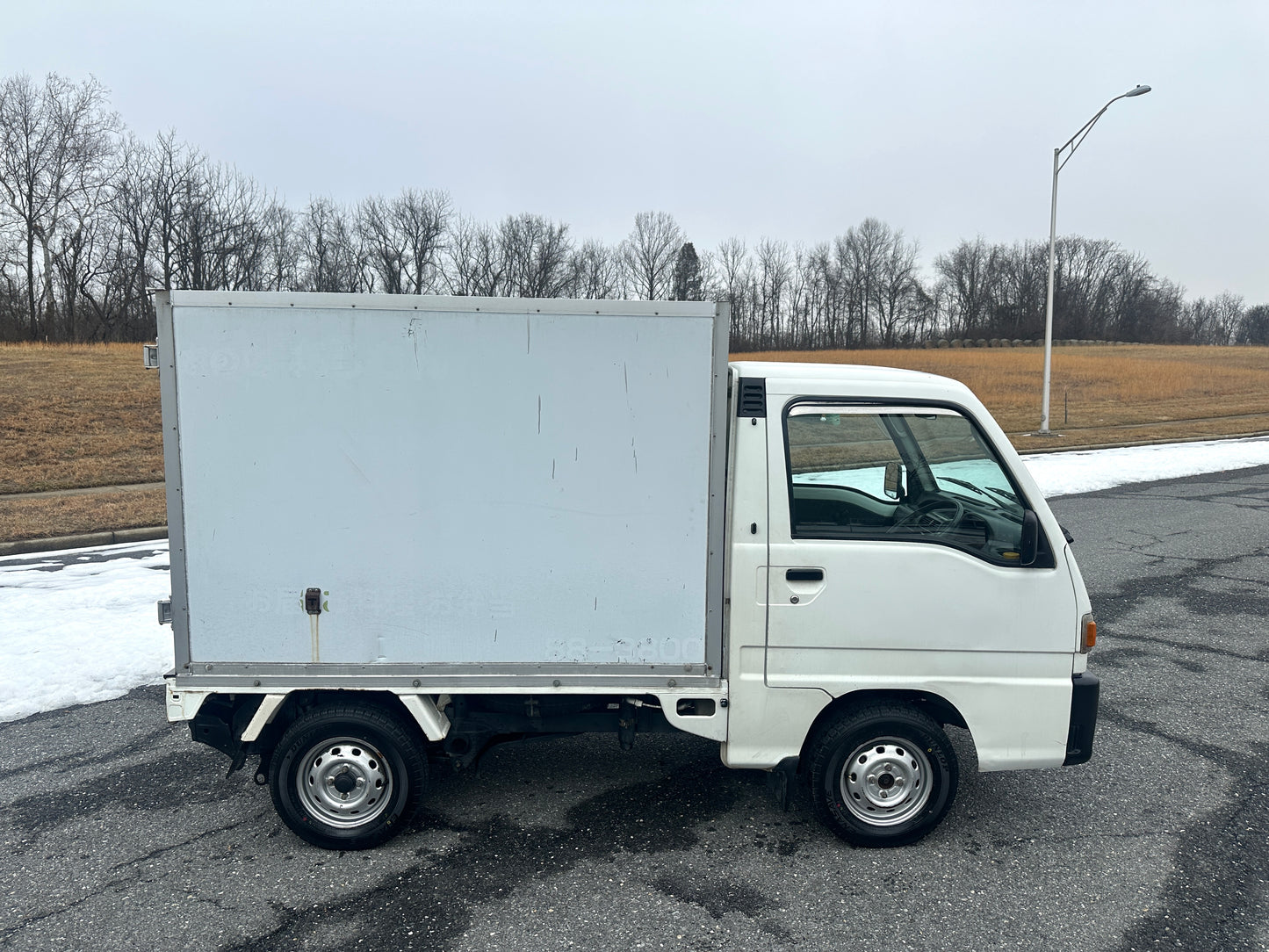 1999 SUBARU SAMBAR FREEZER TRUCK 4WD - 5 SPEED - A/C — LOT#782