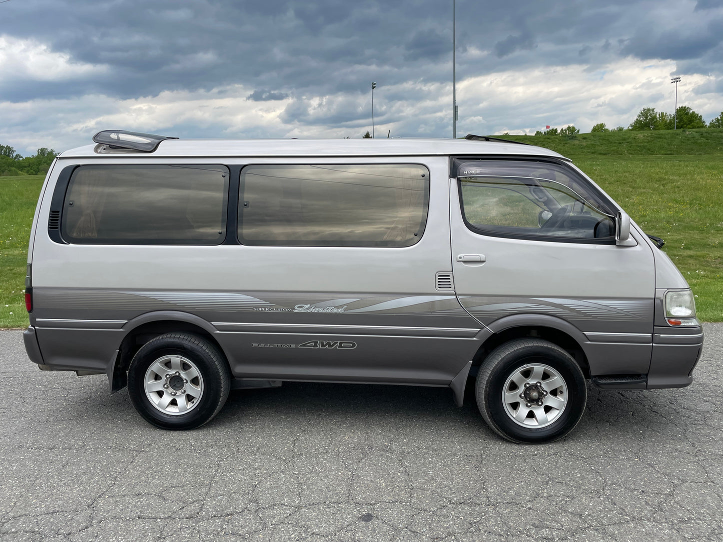 1997 TOYOTA HIACE SUPER CUSTOM LIMITED KZH106