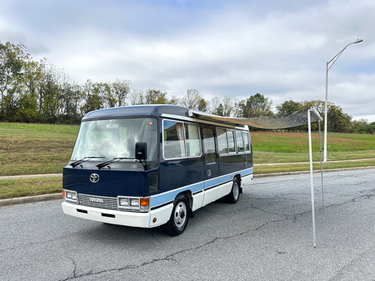 1992 TOYOTA COASTER DELUXE CAMPER — LOT#587