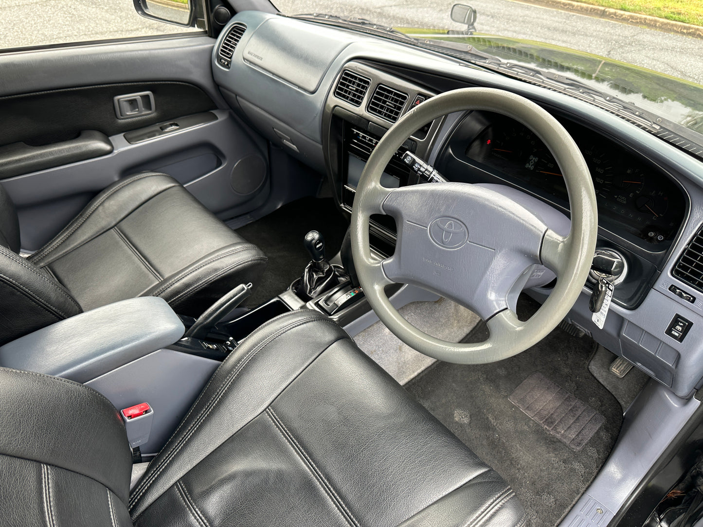 1998 TOYOTA HILUX SURF SSR-X LIMITED 4WD - 4 Cylinder Gasoline — LOT#902
