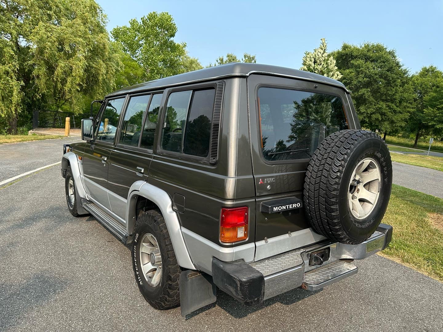 1990 MITSUBISHI PAJERO MONTERO WAGON E-L146GW