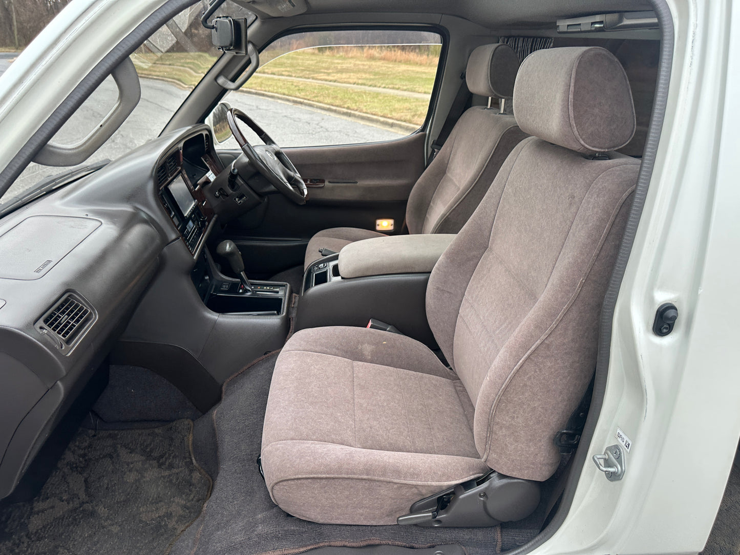 1999 TOYOTA HIACE SUPER CUSTOM LIVING SALOON EX 4WD — INTERCOOLER TURBO DIESEL — LOT#719