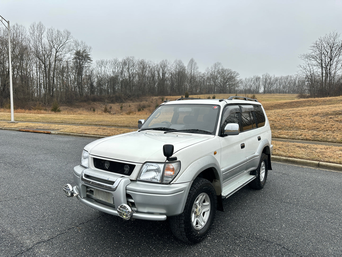 1999 Toyota Land Cruiser Prado TX Limited 4WD - 4 Cylinder Gasoline — LOT#686