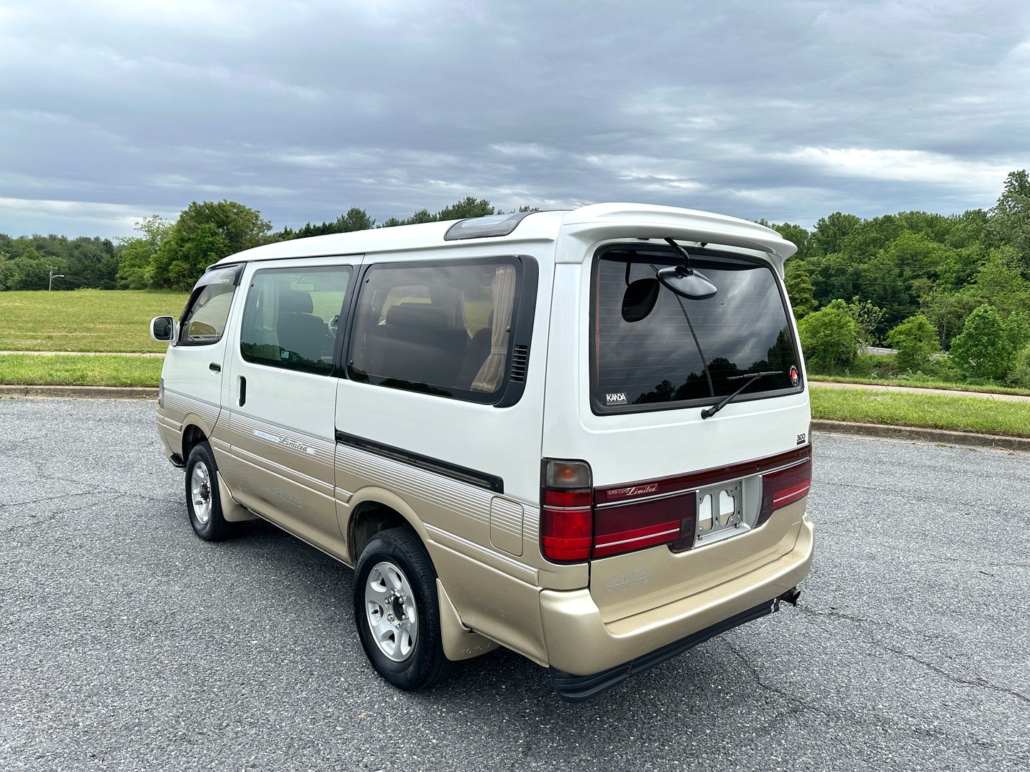 1995 TOYOTA HIACE SUPER CUSTOM LIMITED KZH106