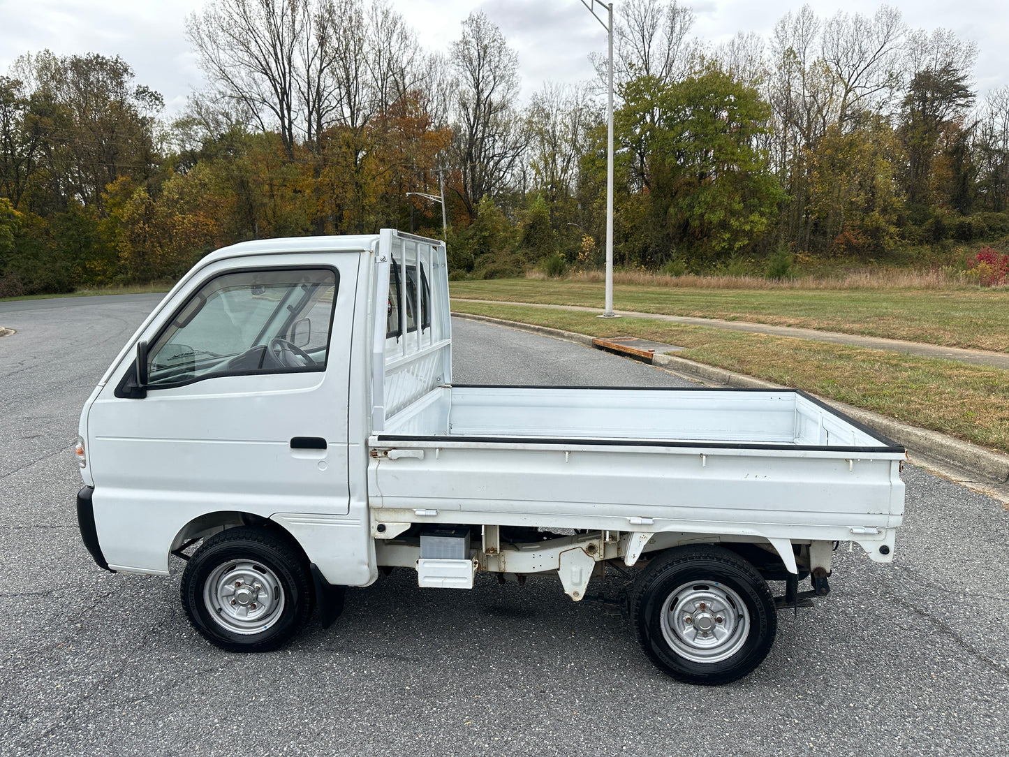 1993 SUZUKI CARRY - 4WD - AXLE LOCK — LOT#666