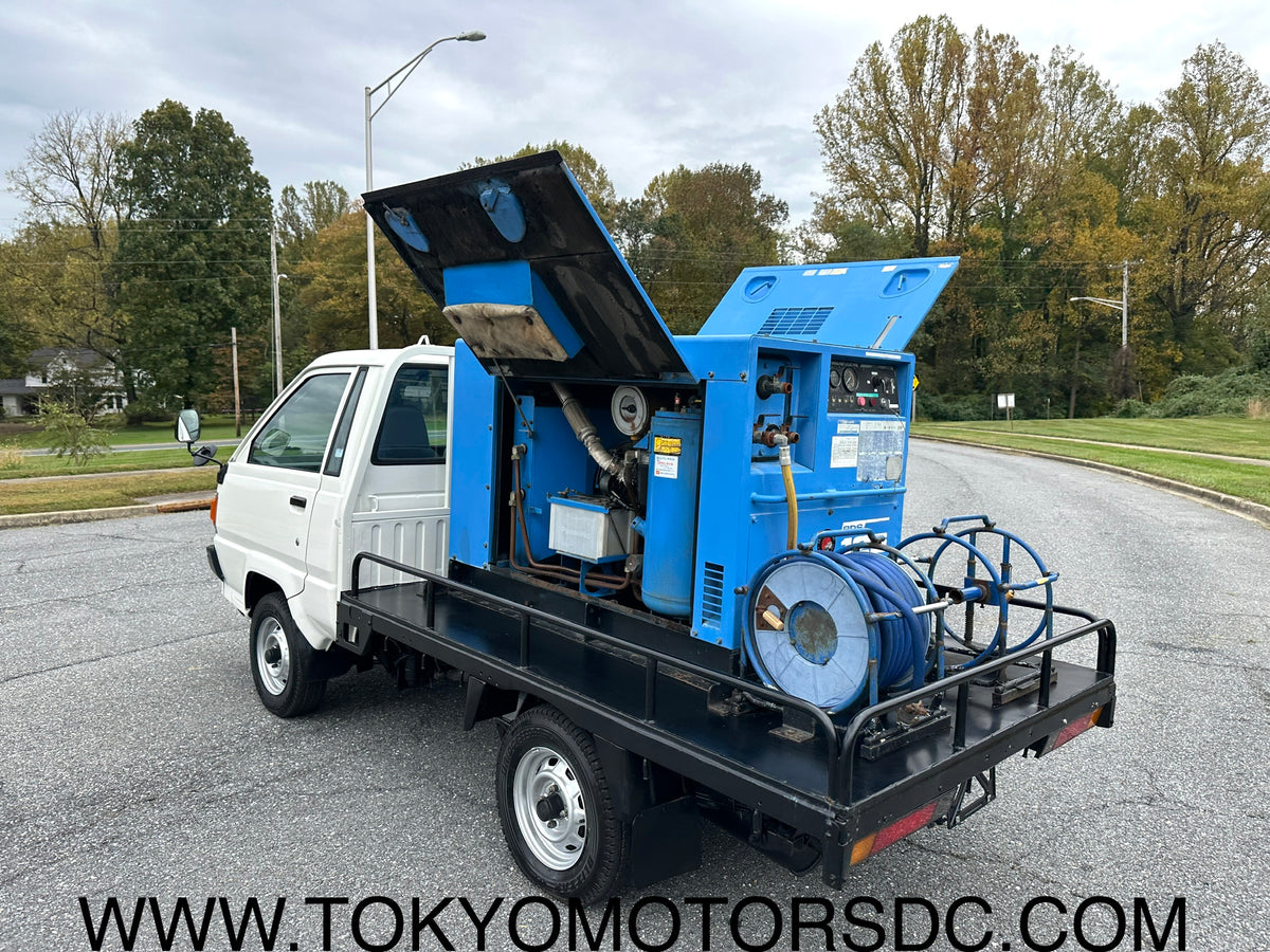 1992 TOYOTA TOWNACE AIR COMPRESSOR TRUCK - DIESEL - 17k MILES — LOT#958